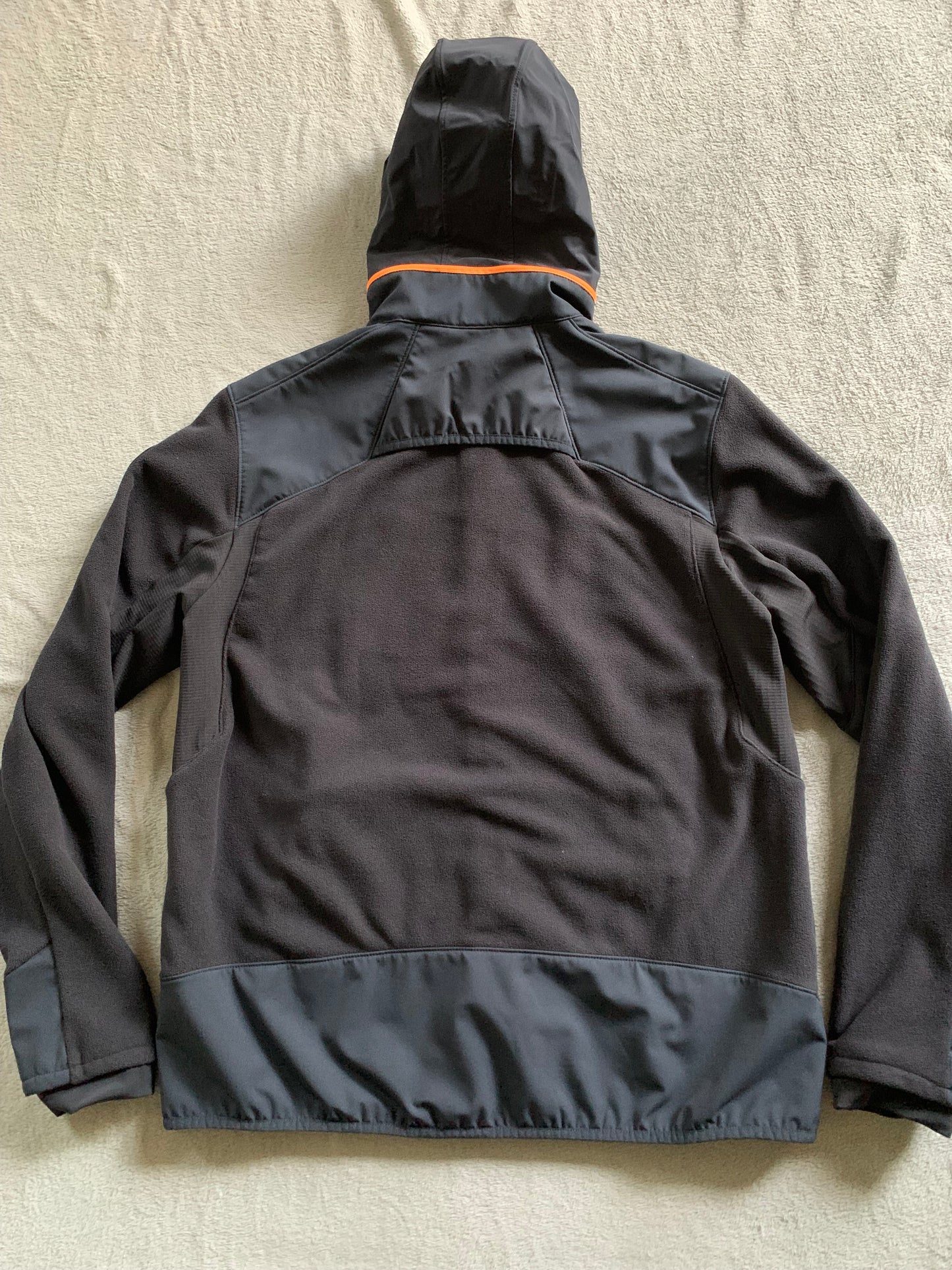 Veste polaire quechua d’occasion pour hommes. Taille XL/XXL.