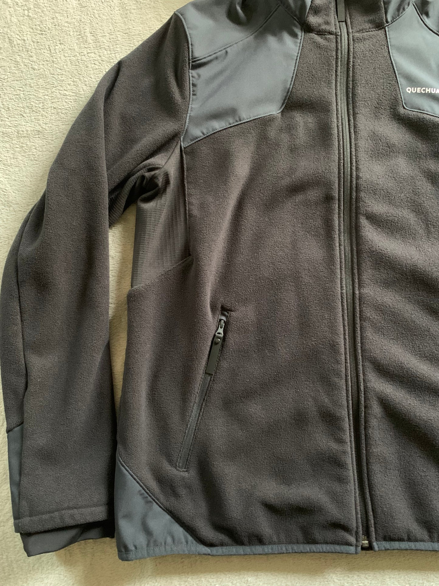 Veste polaire quechua d’occasion pour hommes. Taille XL/XXL.