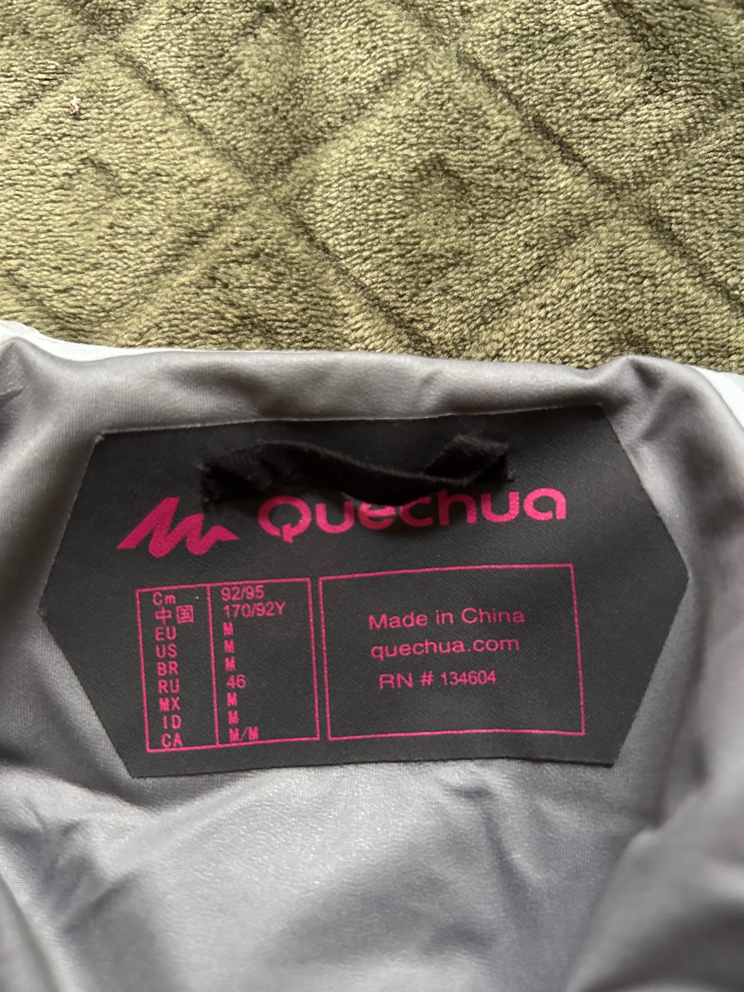 Veste imperméable quechua MH900 d’occasion pour femmes. Taille M