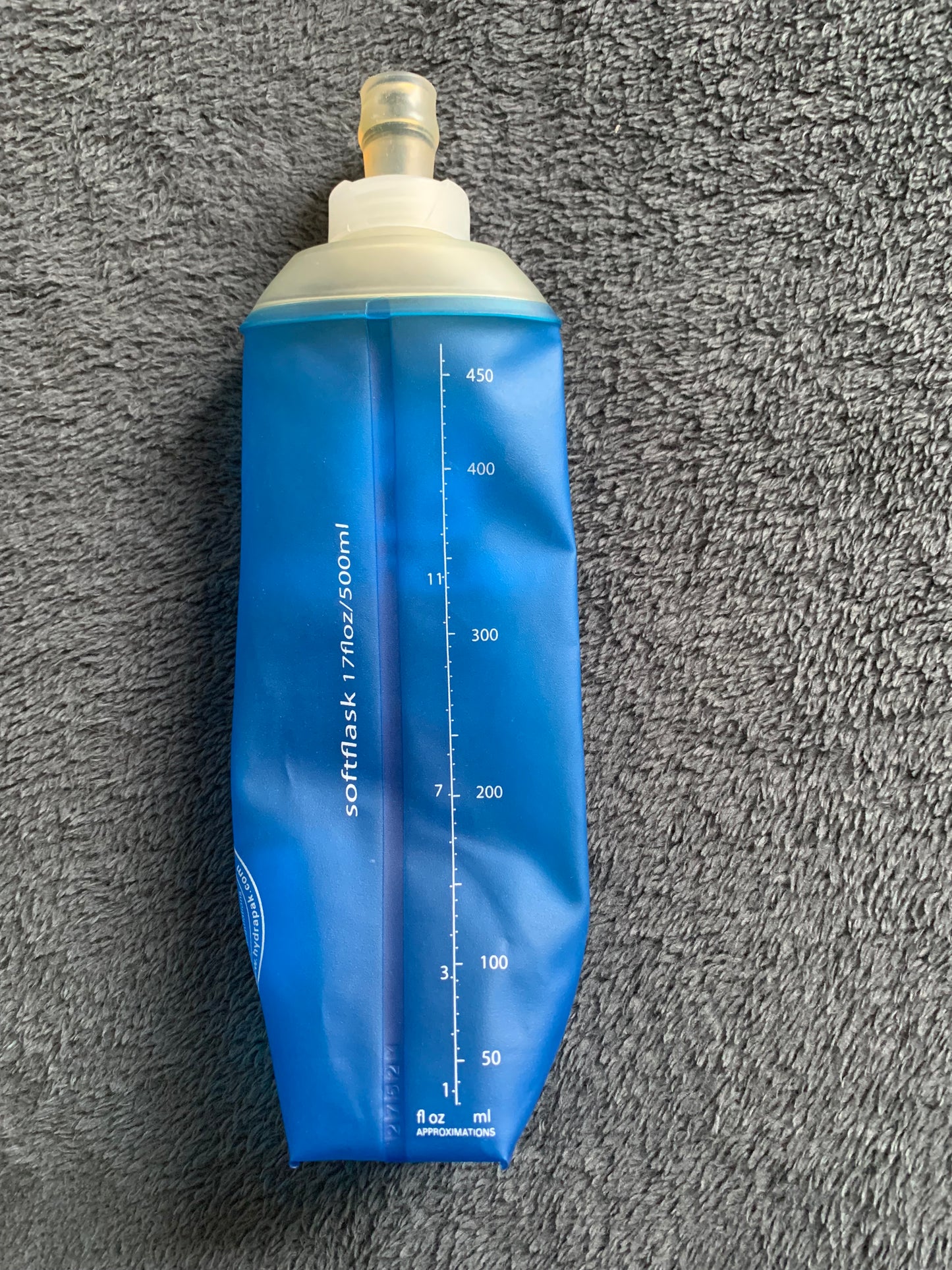 Gourde souple Salomon d’occasion. Contenance 500 ml.