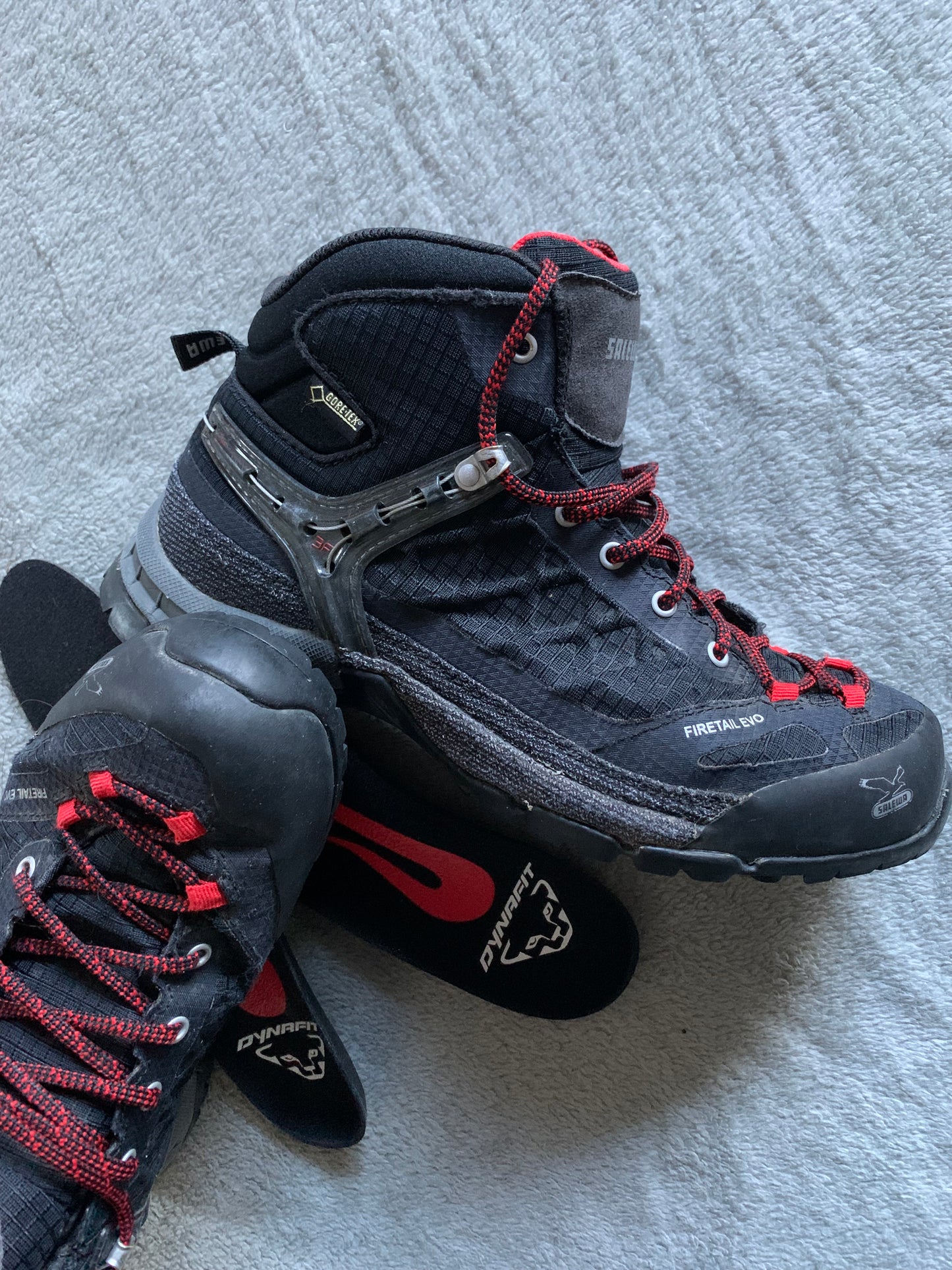 Chaussures de randonnée salewa gore tex d’occasion pour femmes. Taille 39