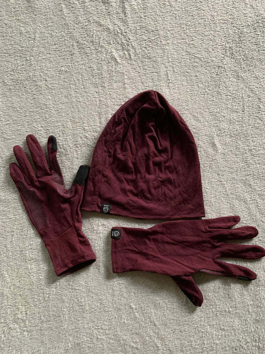 Bonnet et gants forclaz d’occasion en laine de mérinos pour femmes.