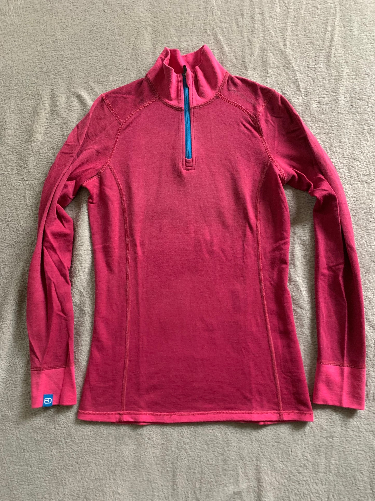 Haut thermique ortovox d’occasion pour femmes. Taille xs.