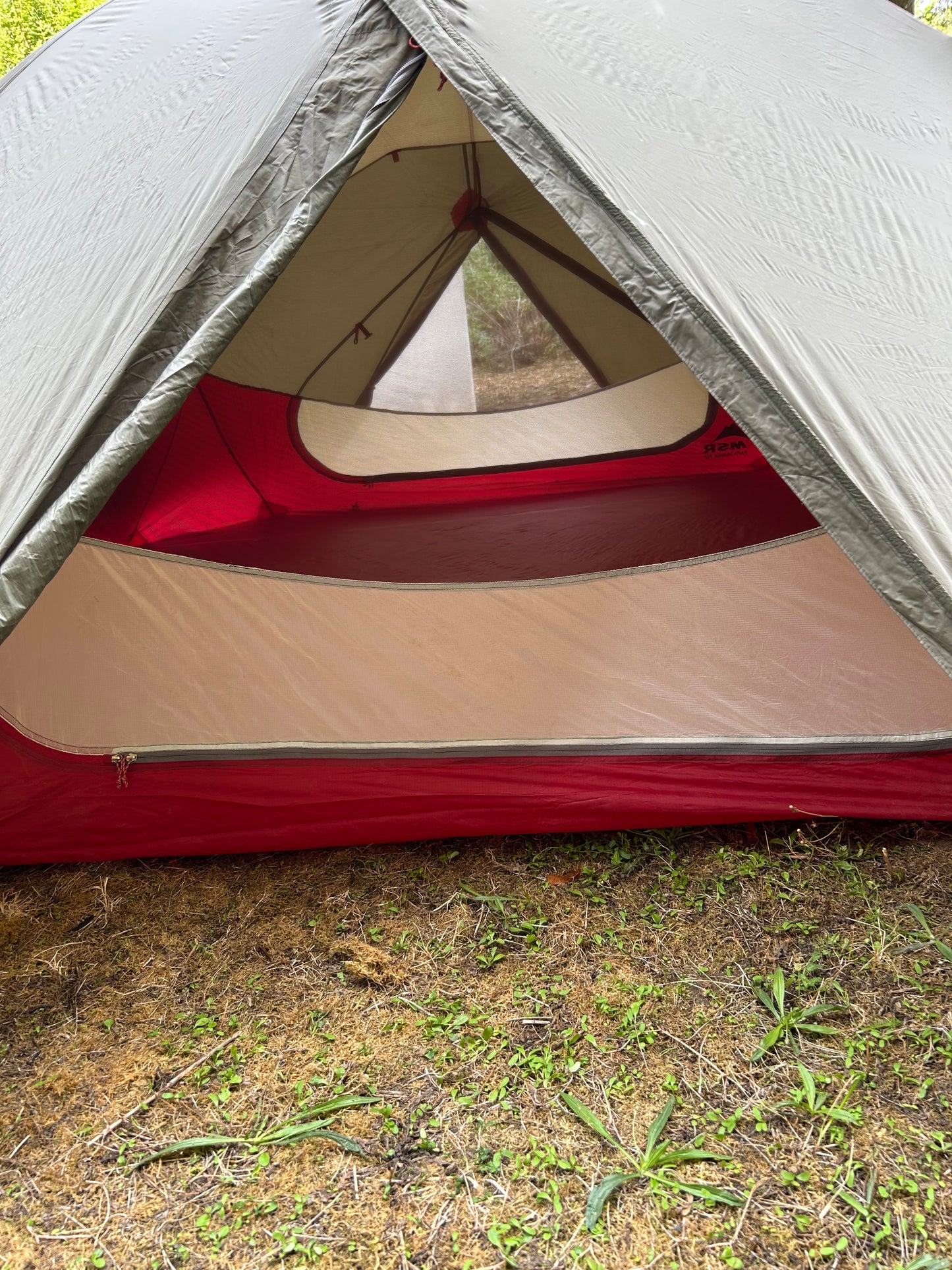 Location toile de tente MSR papa hubba nx 4 places. ( 40 euros / week-end ).
