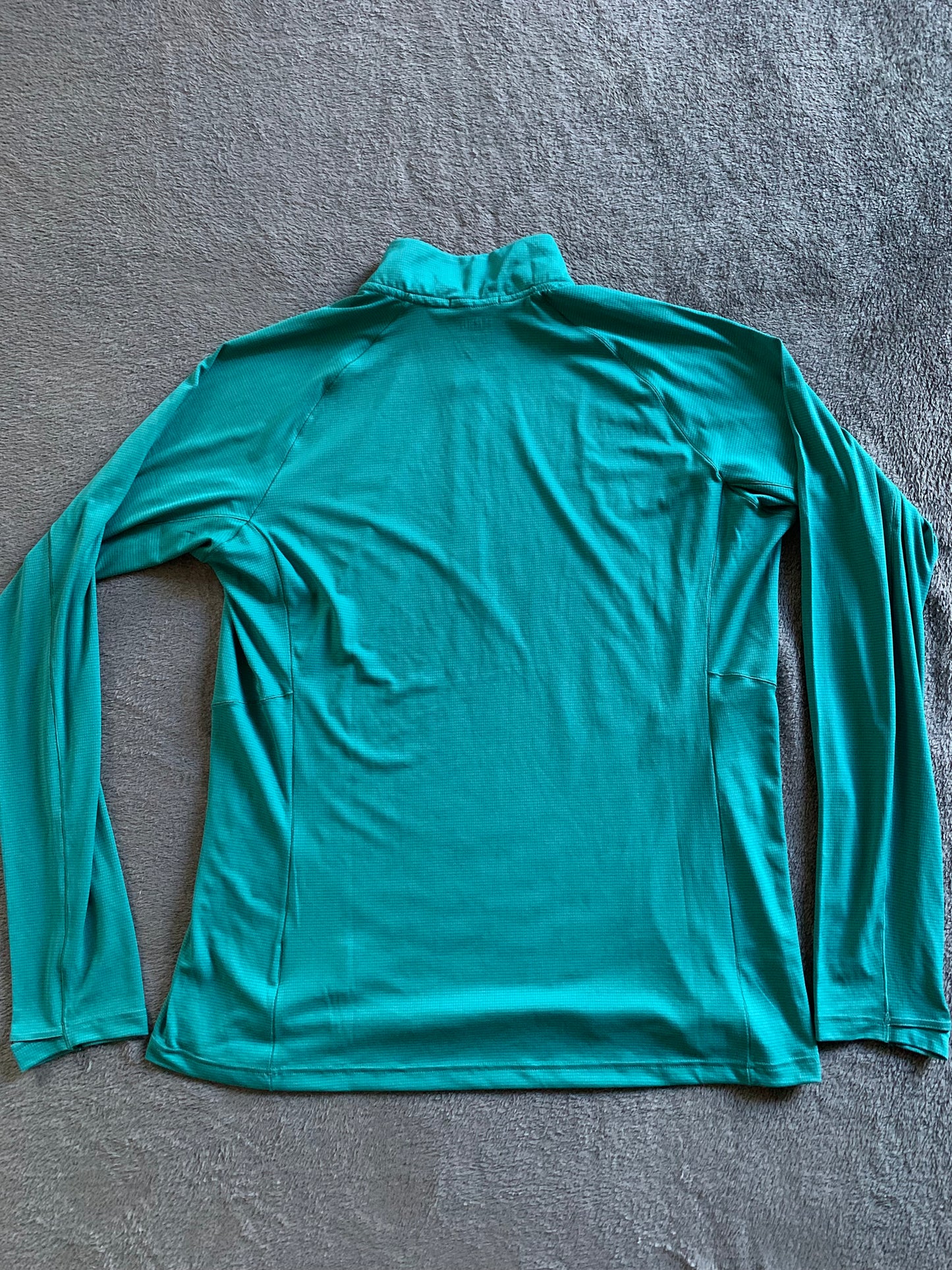 Haut technique Rab d’occasion pour femmes. Taille XL.