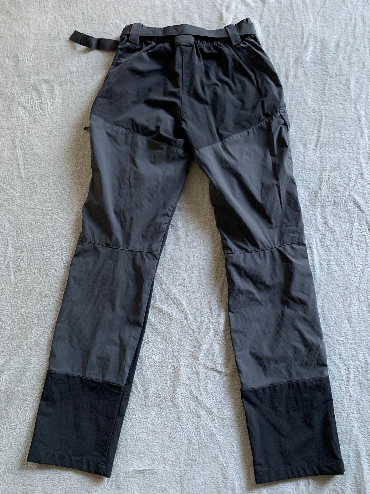 Pantalon de randonnée forclaz d’occasion pour femmes. Taille xxs.