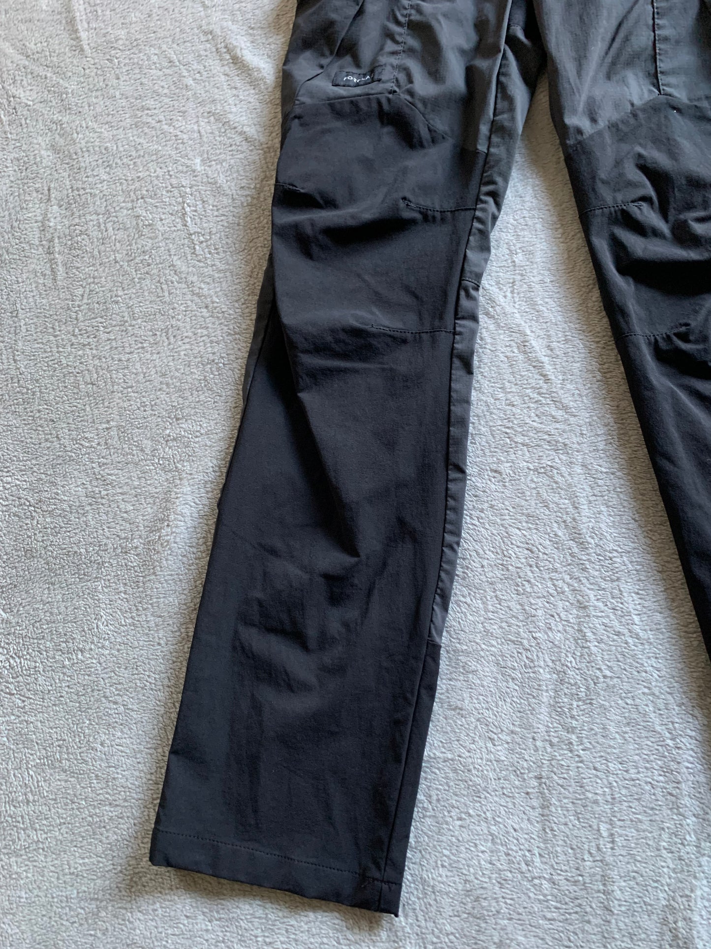 Pantalon de randonnée forclaz d’occasion pour femmes. Taille xxs.