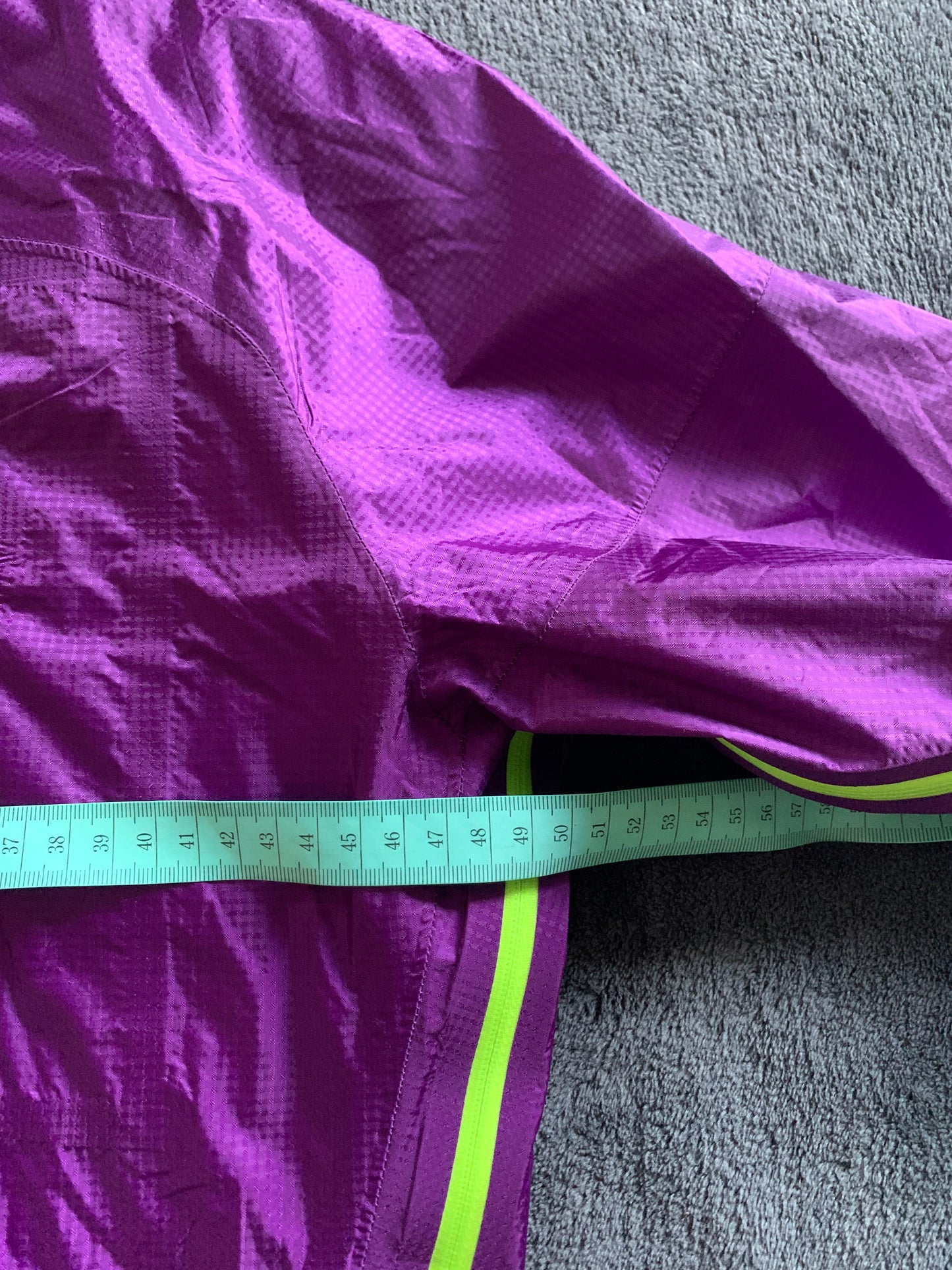 Veste imperméable Norrona d’occasion pour hommes. Taille S.