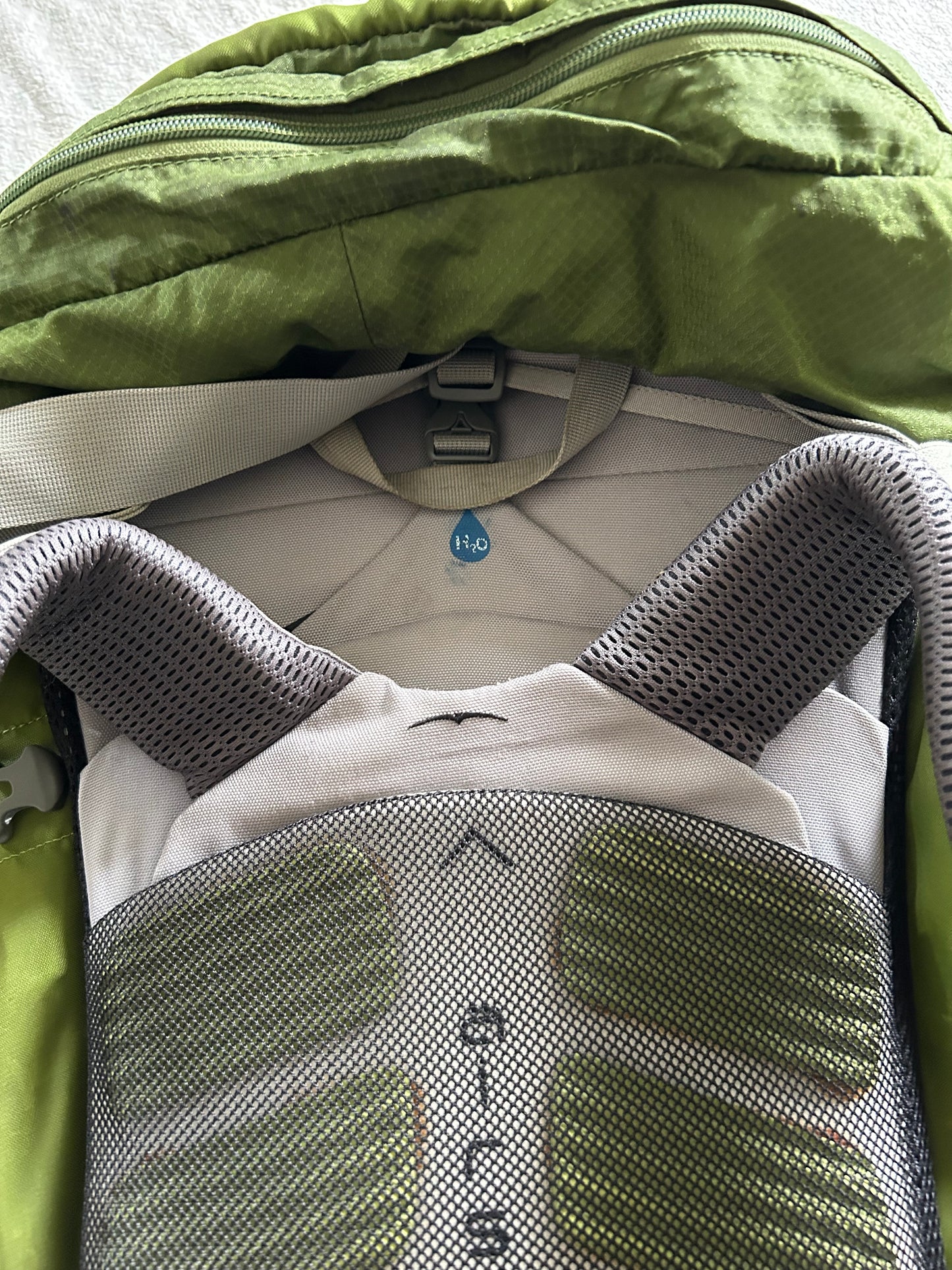 Location sac à dos Osprey Aether 60 litres pour hommes.Taille L. ( 15 euros / week-end ).