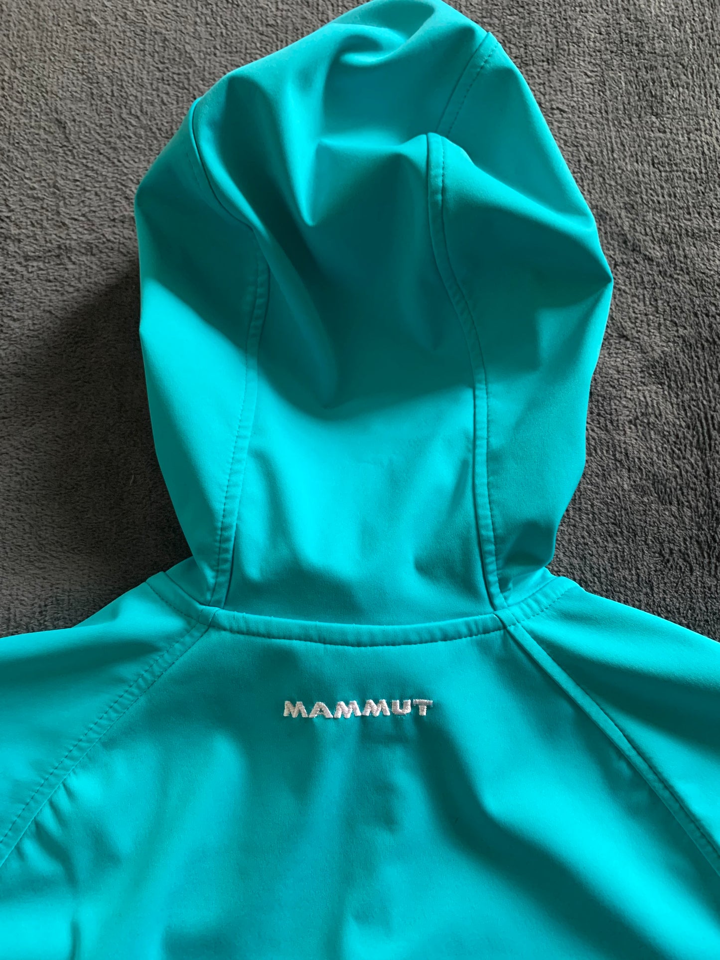 Veste Mammut d’occasion pour femmes. Taille XS.