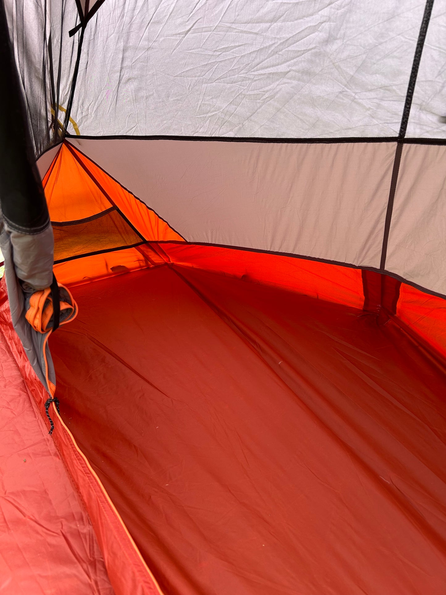 Location toile de tente de bivouac forclaz MT900 1 personne. 1300 grammes. ( 20 euros / week-end ).