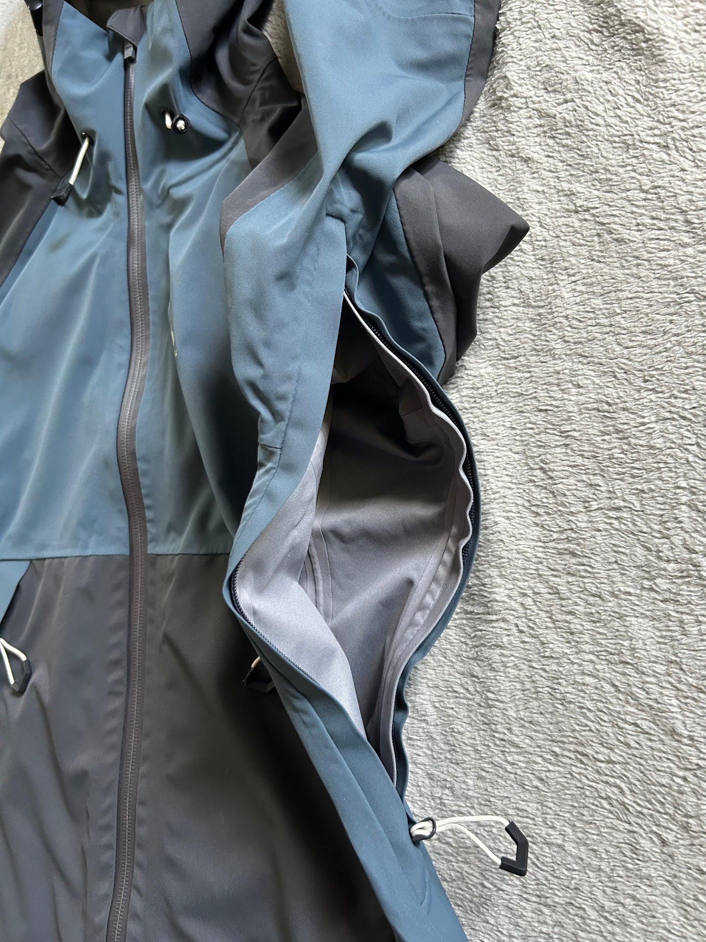 Veste imperméable quechua d’occasion pour femmes. Taille S