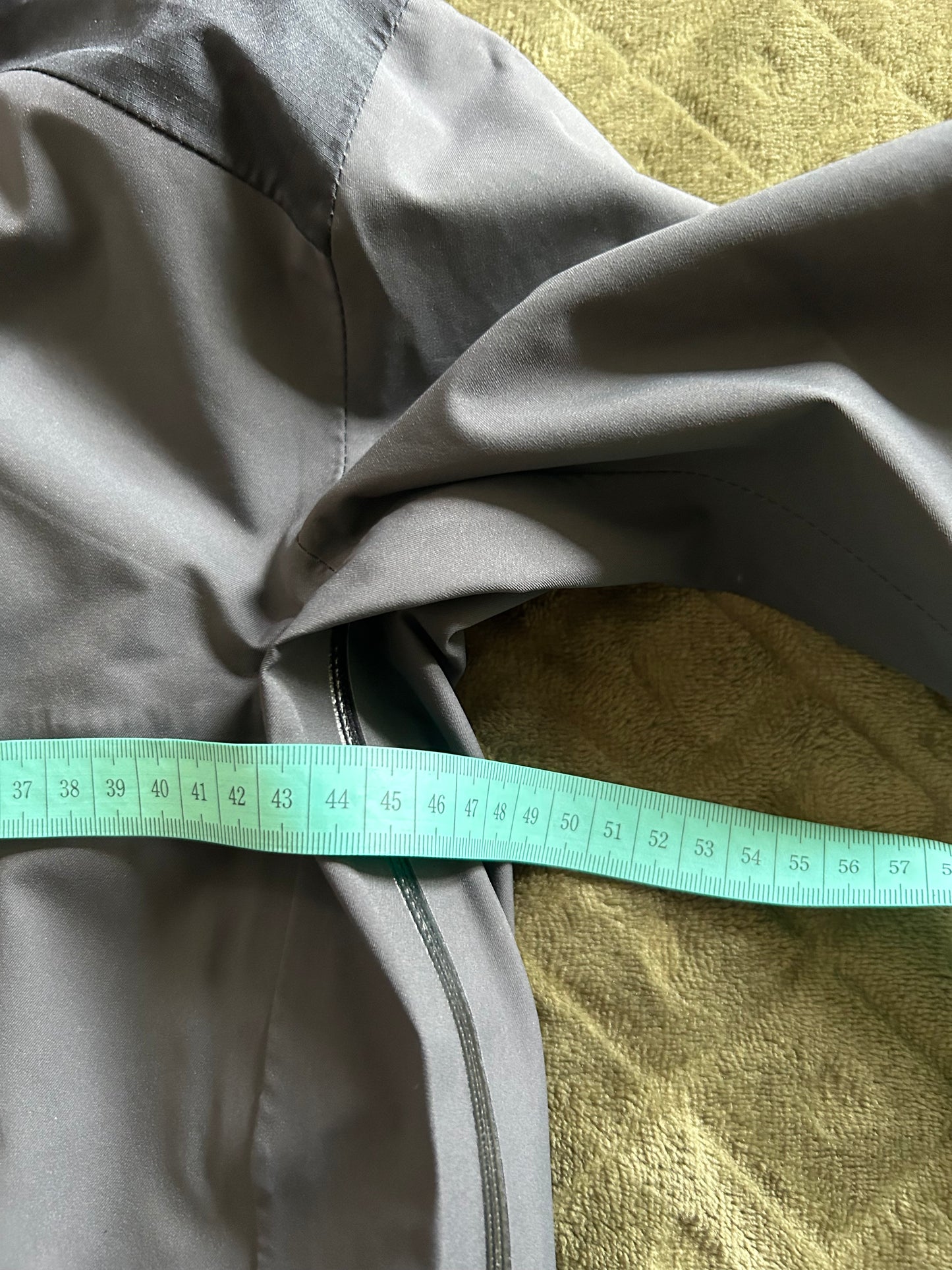 Veste imperméable quechua MH900 d’occasion pour hommes. Taille M