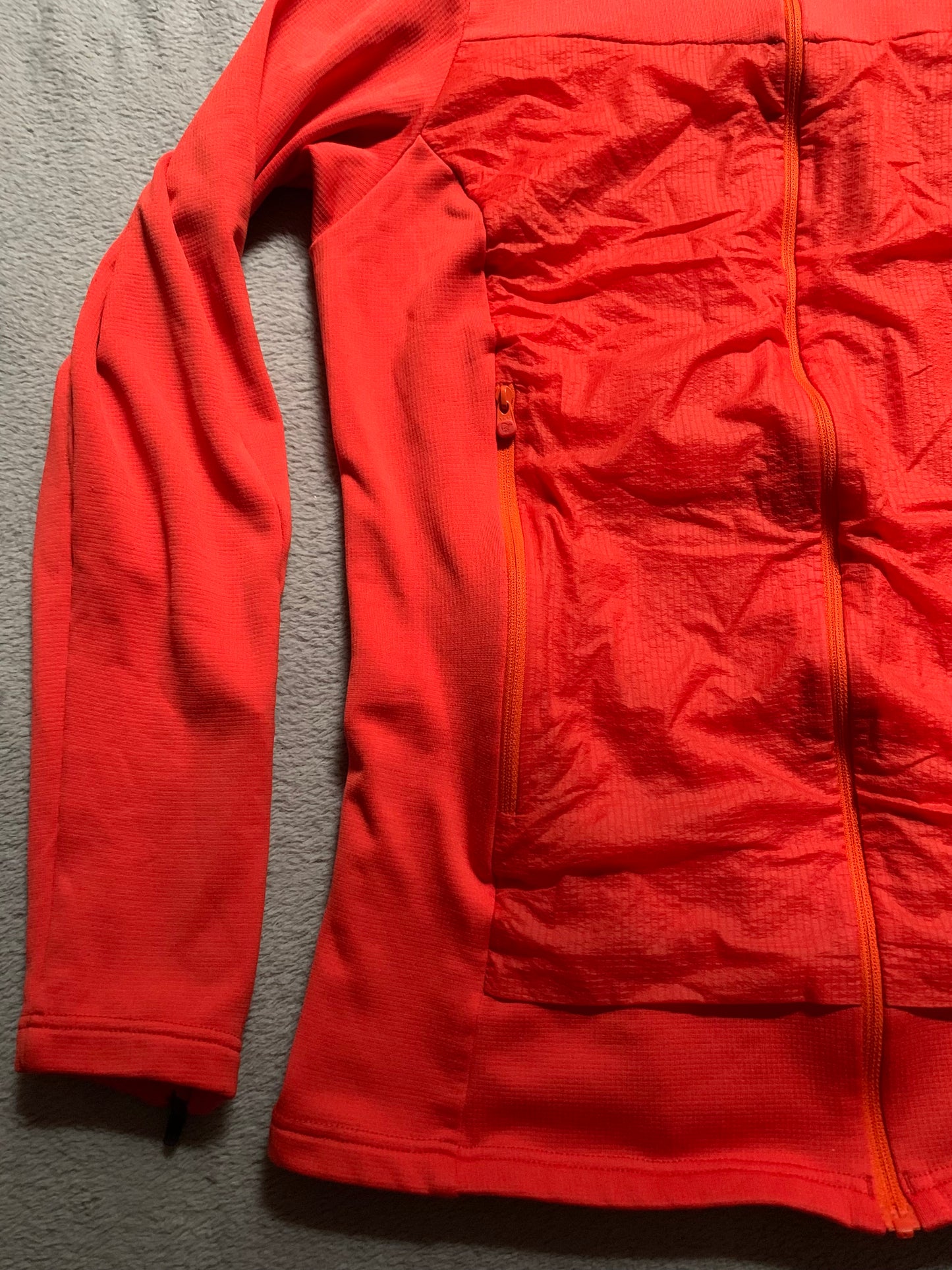 Veste hybride Norrona d’occasion pour femmes. Taille S