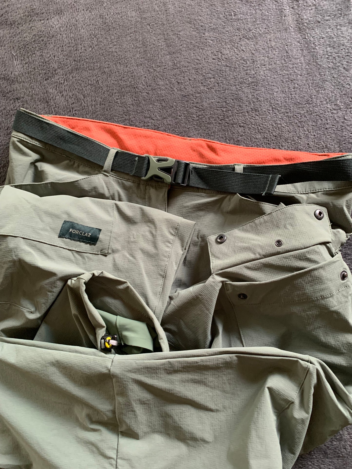 Pantalon de randonnée forclaz d’occasion pour femmes. Taille M/L