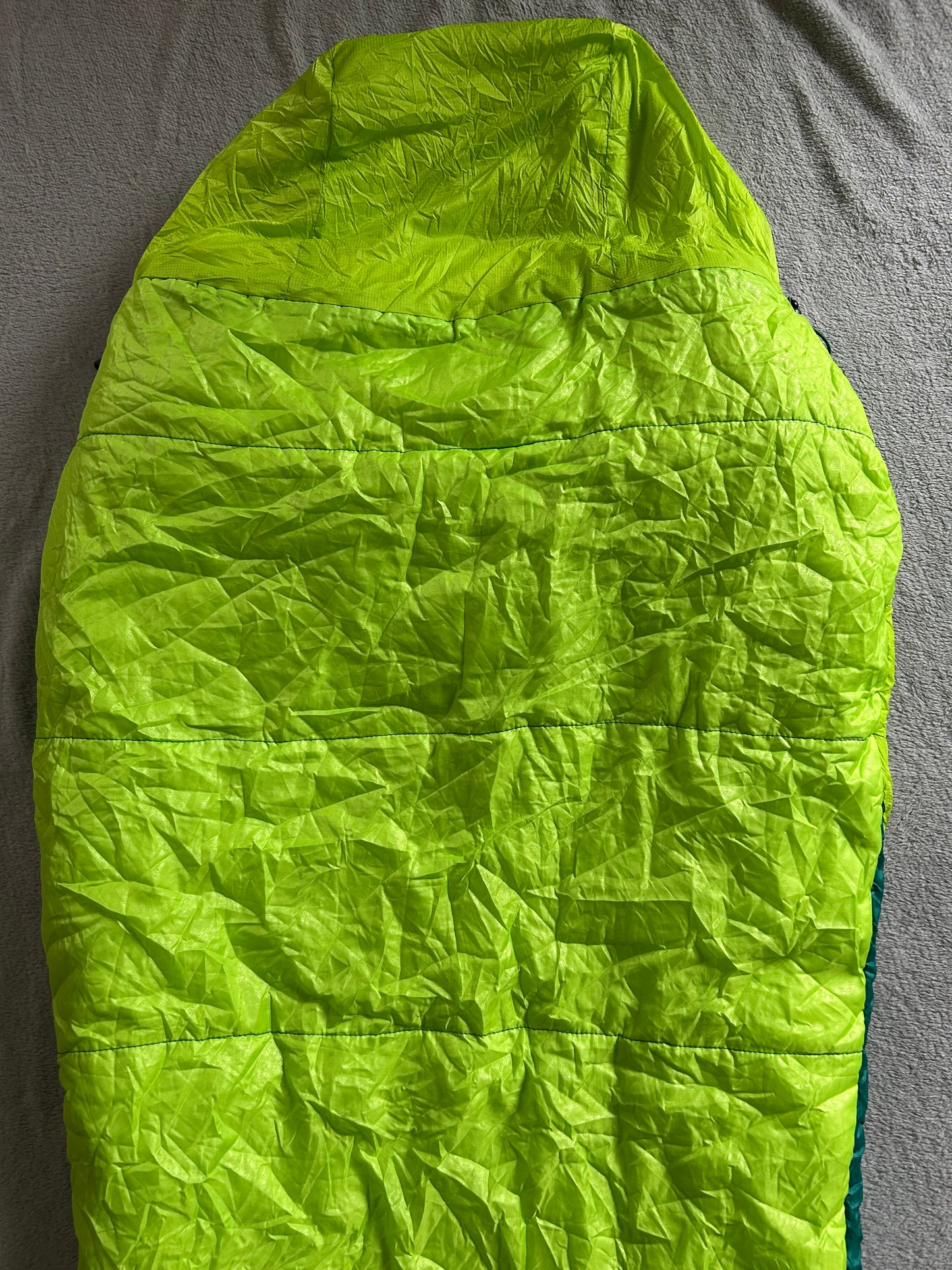 Sac de couchage quechua d’occasion 5 degrés. Taille 160 cm
