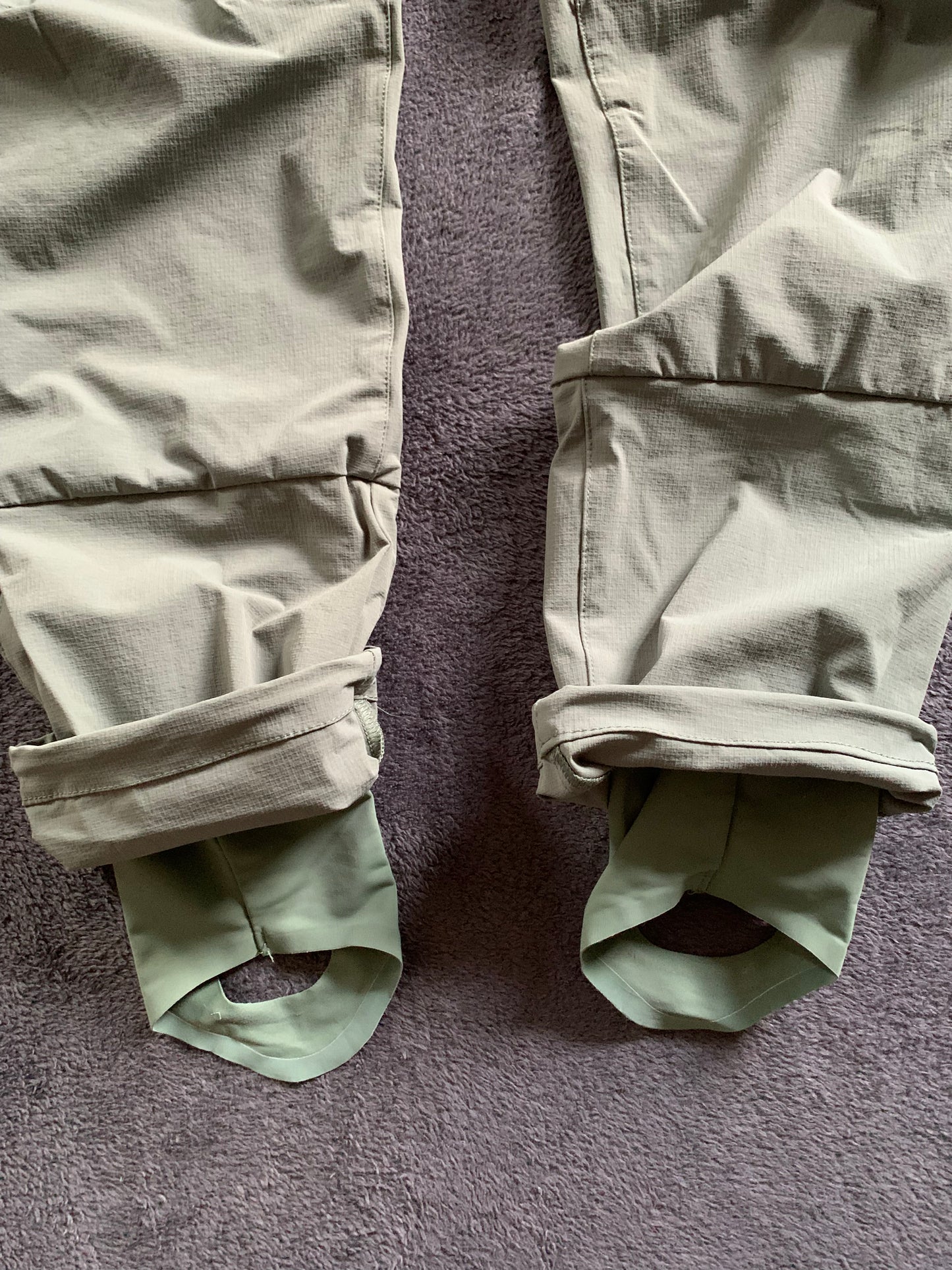 Pantalon de randonnée forclaz d’occasion pour femmes. Taille M/L