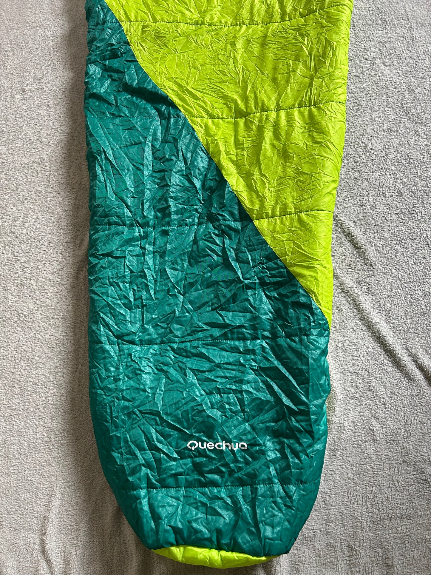Sac de couchage quechua d’occasion 5 degrés. Taille 160 cm