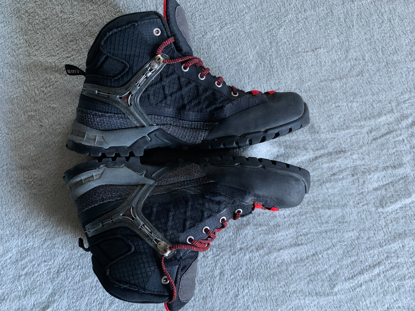 Chaussures de randonnée salewa gore tex d’occasion pour femmes. Taille 39