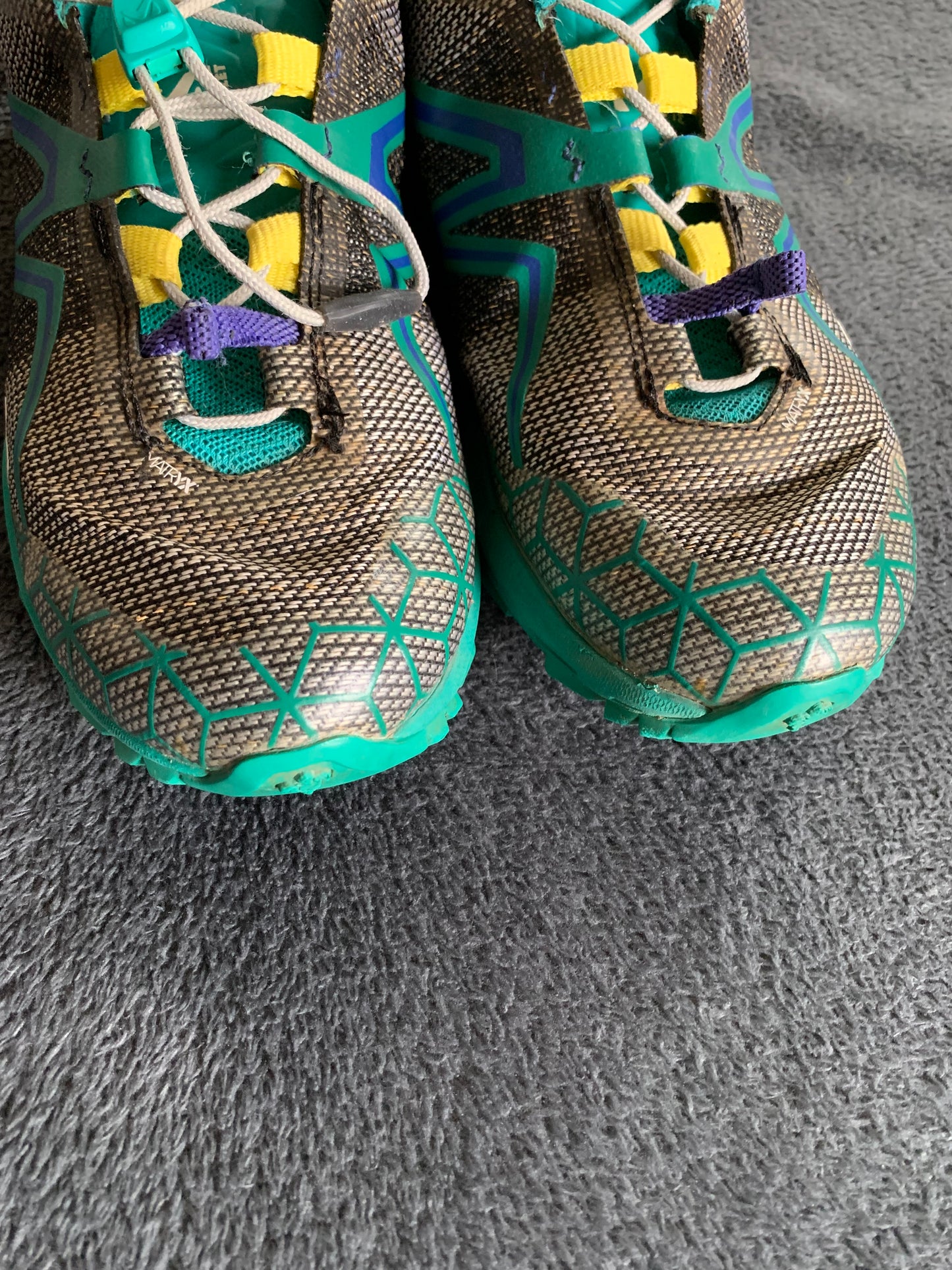 Baskets trail/running millet d’occasion pour femmes. Taille 39,5.