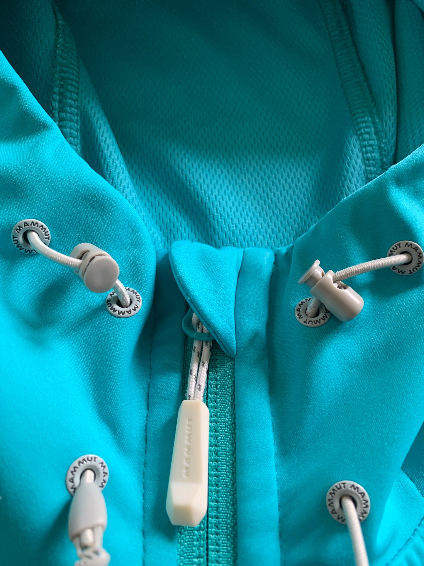 Veste Mammut d’occasion pour femmes. Taille XS.