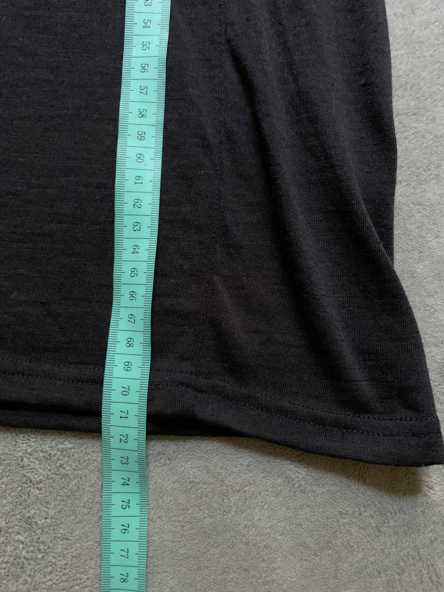 Haut à manches longues forclaz d’occasion en laine de merino pour femmes.Taille L.