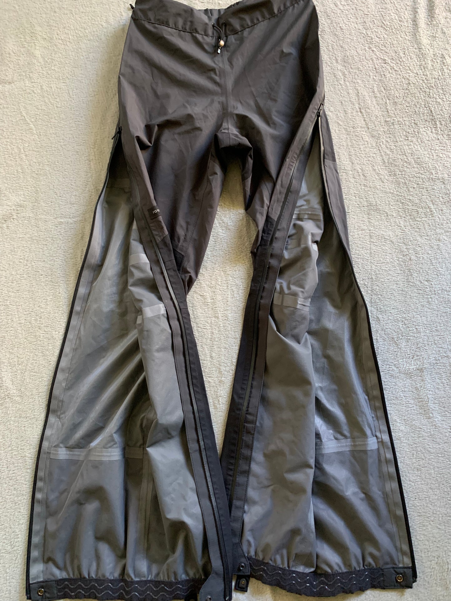Pantalon imperméable forclaz d’occasion pour hommes. Taille xs/s
