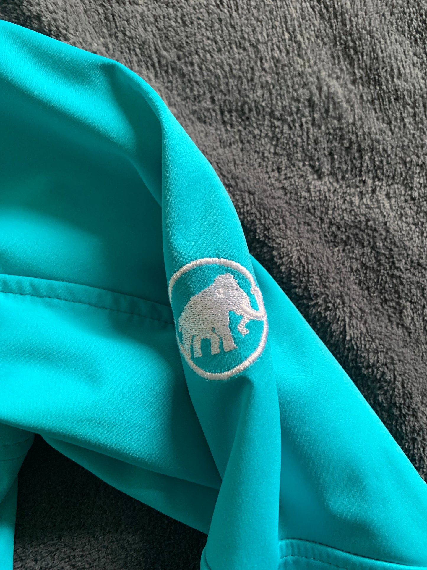 Veste Mammut d’occasion pour femmes. Taille XS.