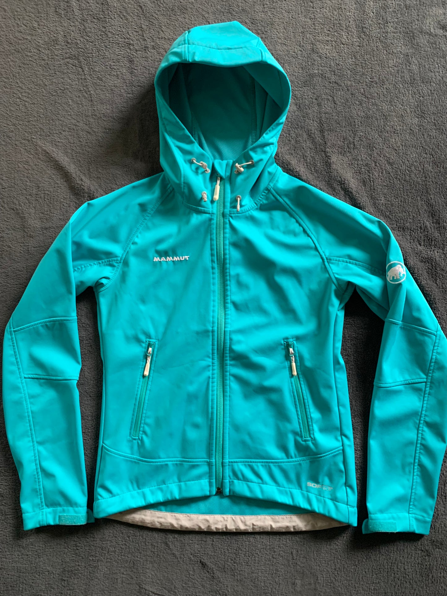 Veste Mammut d’occasion pour femmes. Taille XS.