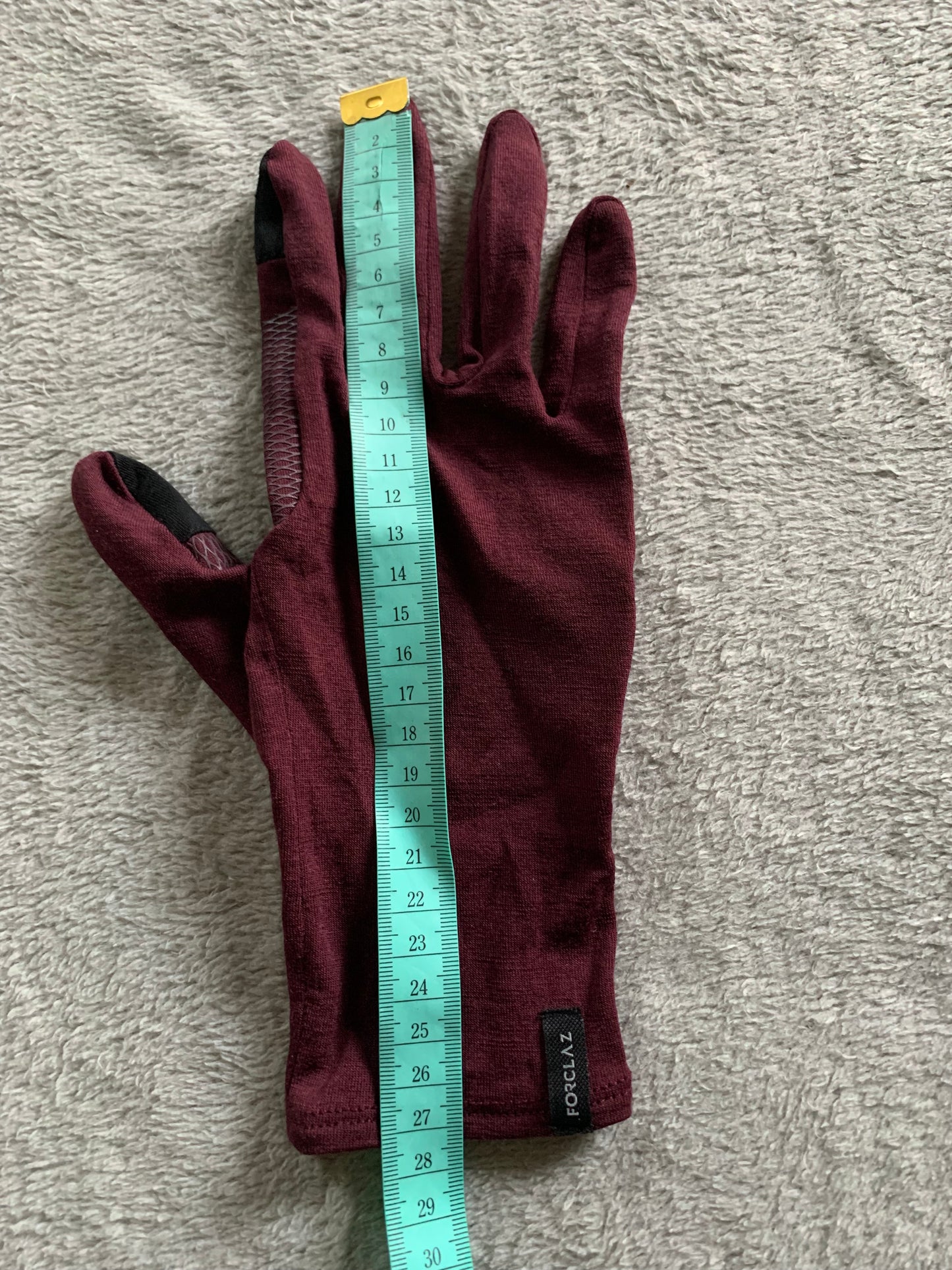 Bonnet et gants forclaz d’occasion en laine de mérinos pour femmes.