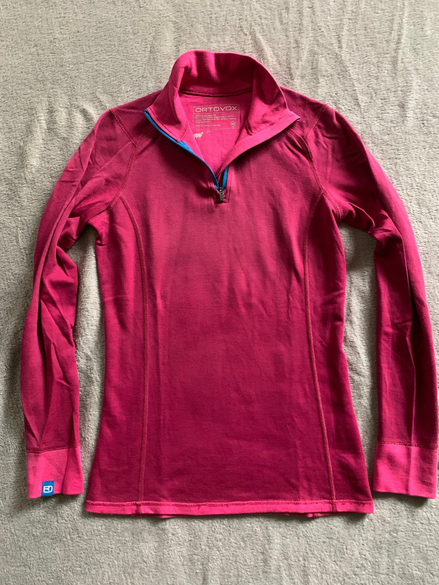 Haut thermique ortovox d’occasion pour femmes. Taille xs.