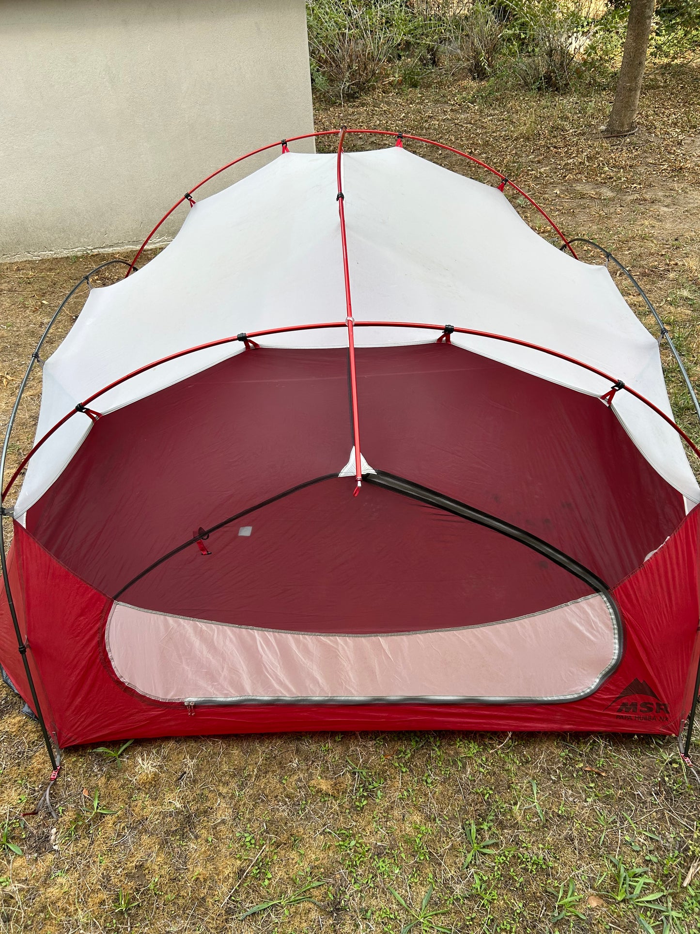 Location toile de tente MSR papa hubba nx 4 places. ( 40 euros / week-end ).