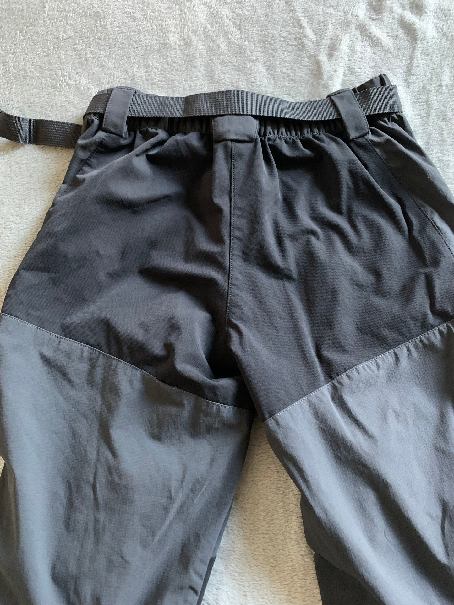 Pantalon de randonnée forclaz d’occasion pour femmes. Taille xxs.