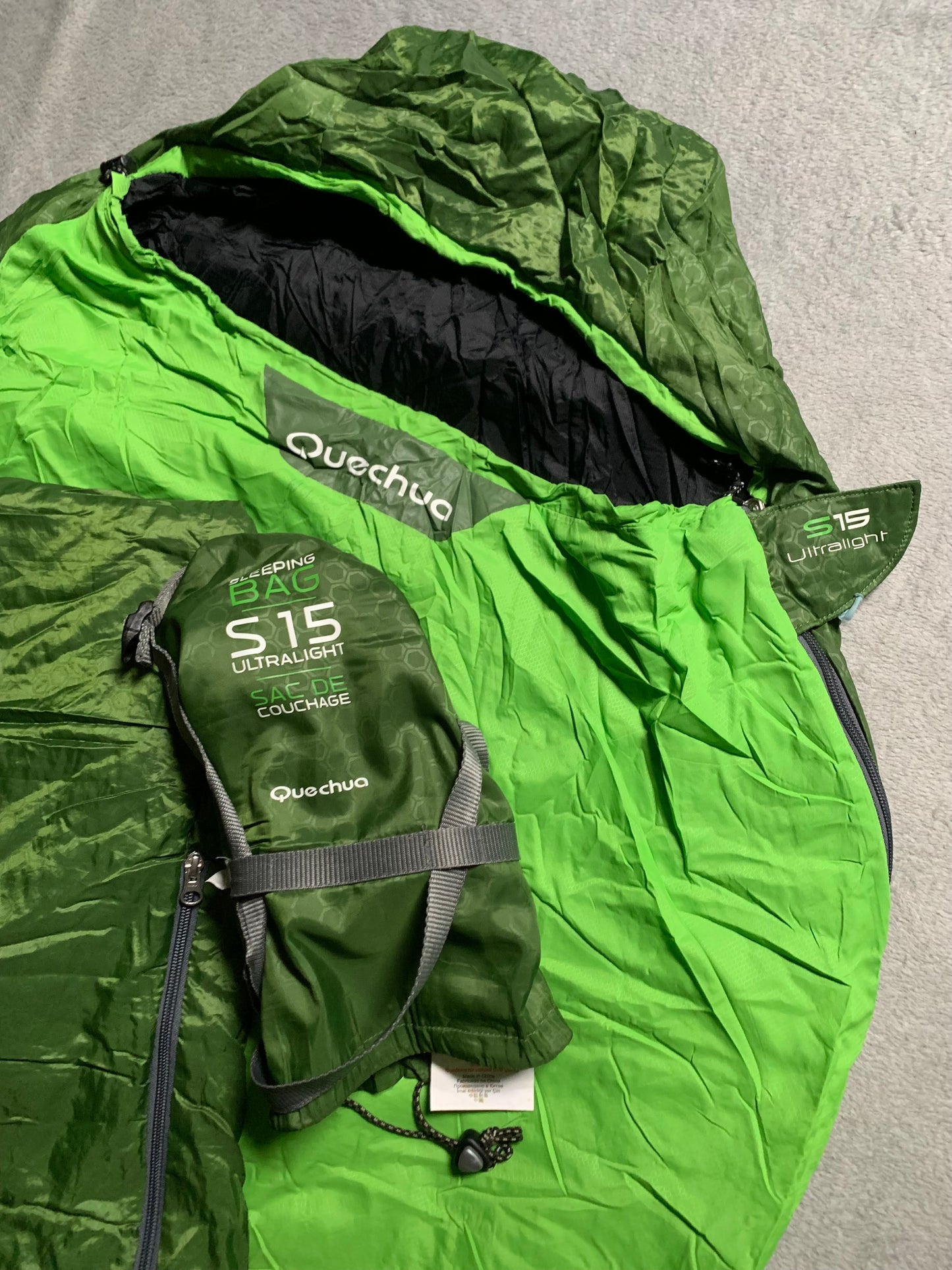 Sac de couchage quechua d’occasion 15 degrés. Taille XL