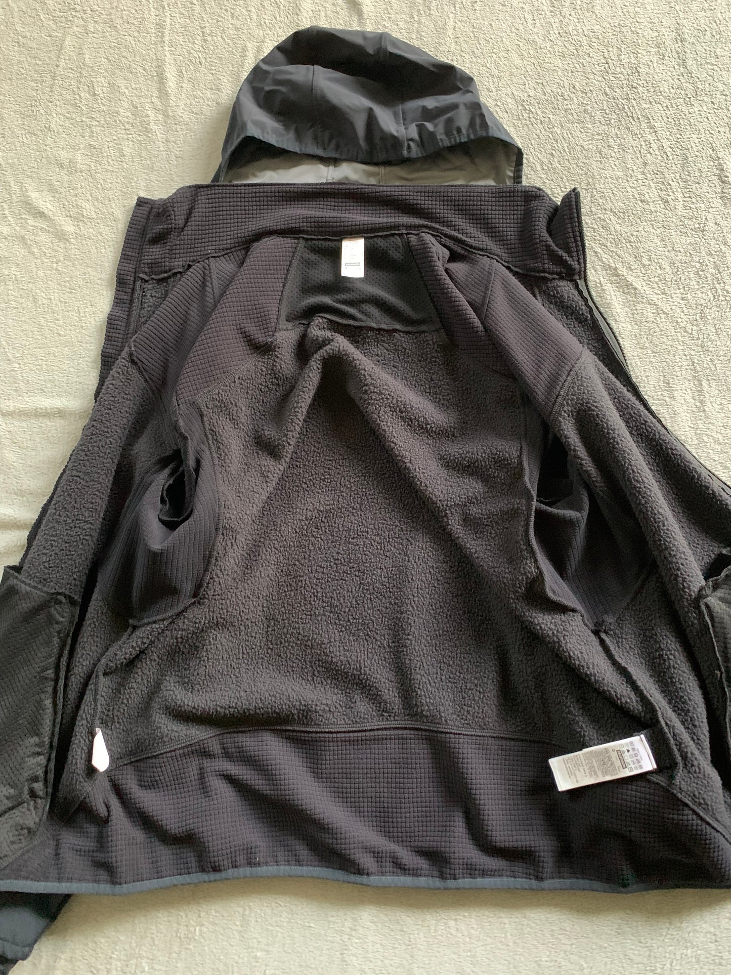 Veste polaire quechua d’occasion pour hommes. Taille XL/XXL.