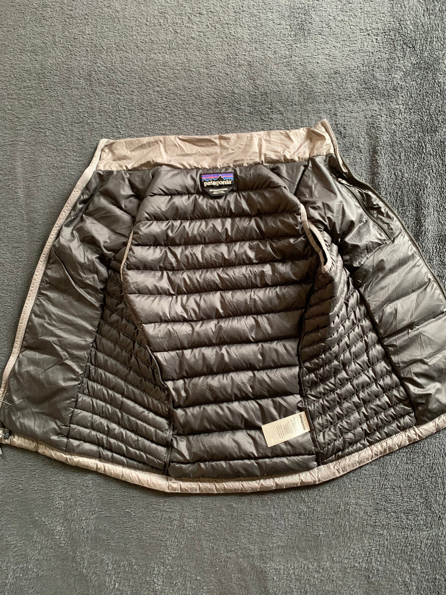Doudoune sans manches patagonia d’occasion pour femmes. Taille xs.