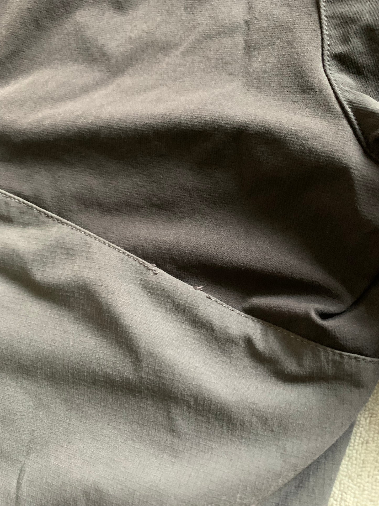 Pantalon de randonnée forclaz d’occasion pour femmes. Taille xxs.