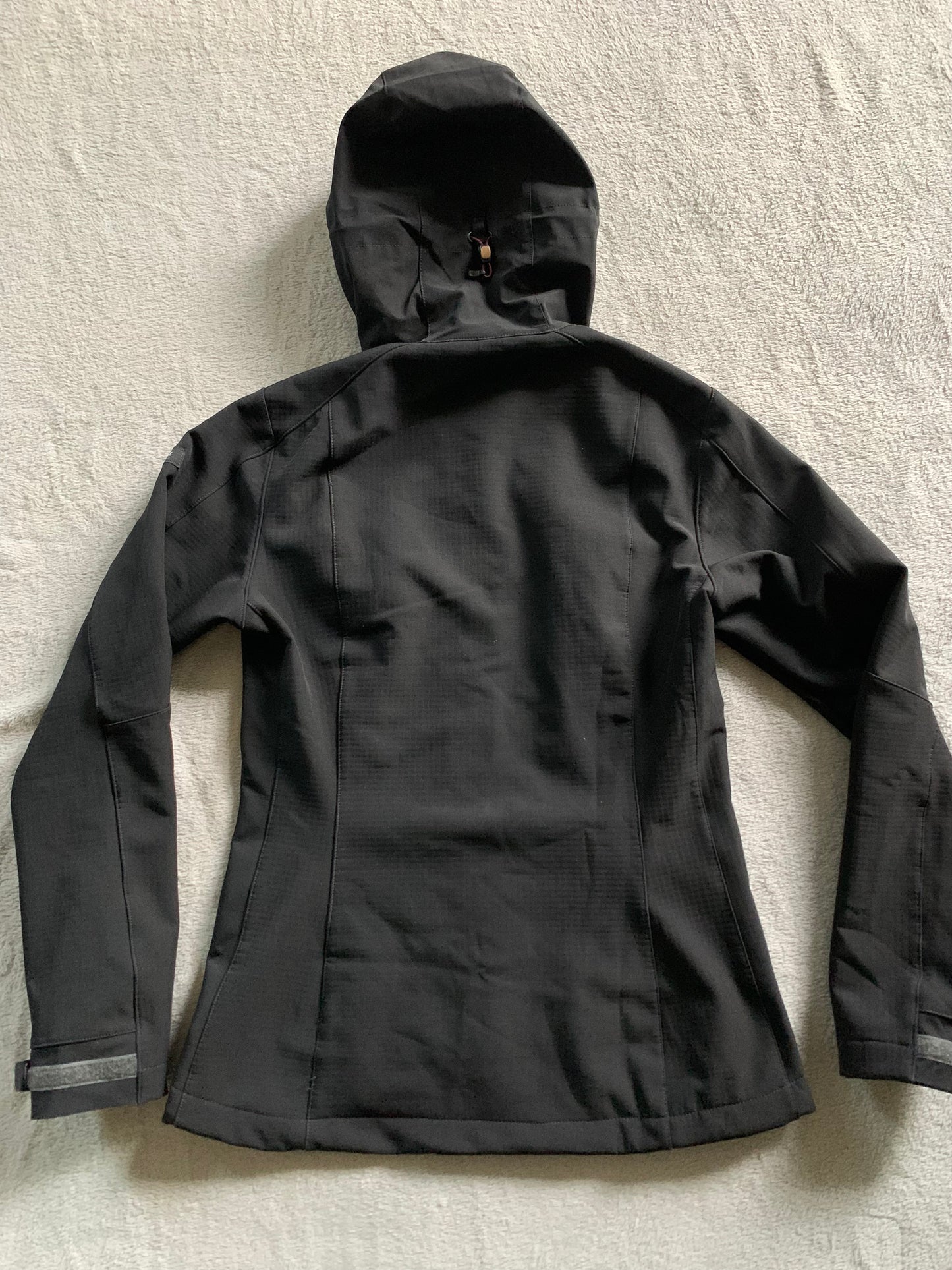 Veste de randonnée forclaz d’occasion pour femmes. Taille XS/S