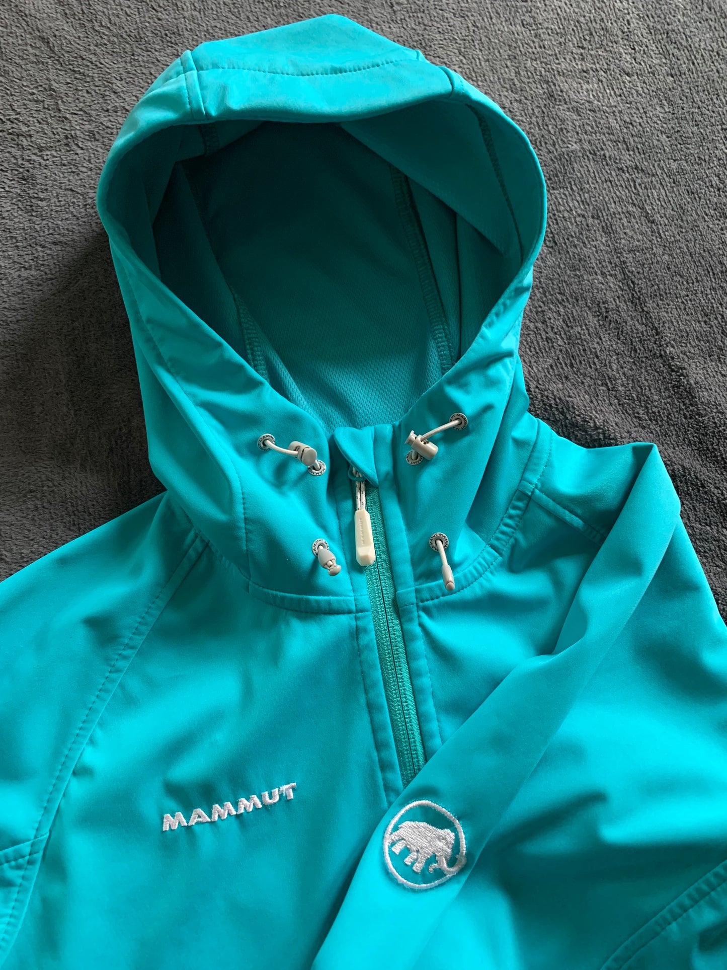 Veste Mammut d’occasion pour femmes. Taille XS.