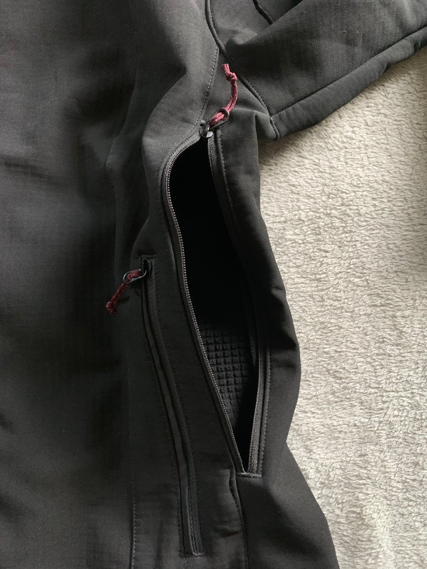 Veste de randonnée forclaz d’occasion pour femmes. Taille XS/S