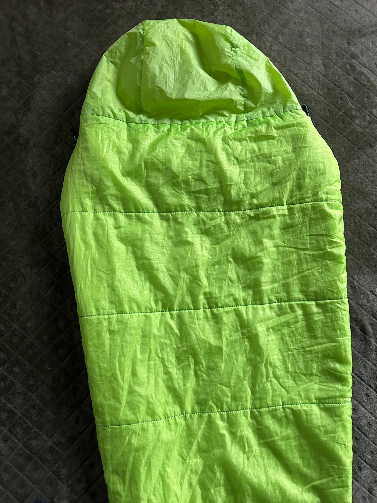 Sac de couchage forclaz d’occasion. 5 degrés. 160 cm.