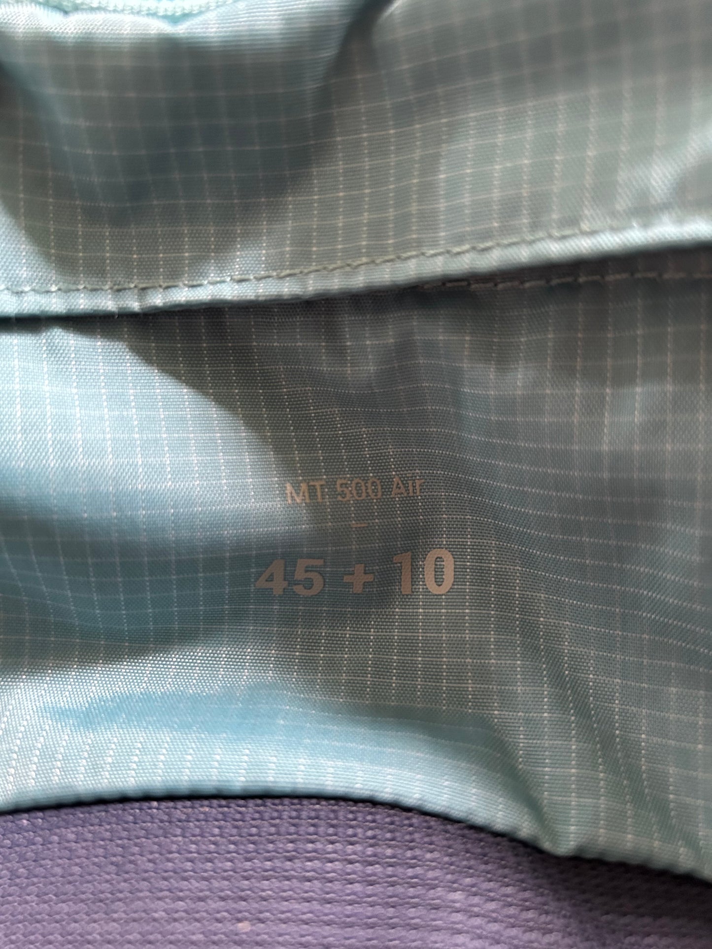 Location sac à dos Forclaz MT500 Air pour femmes. 55 litres. ( 12 euros / week-end ).