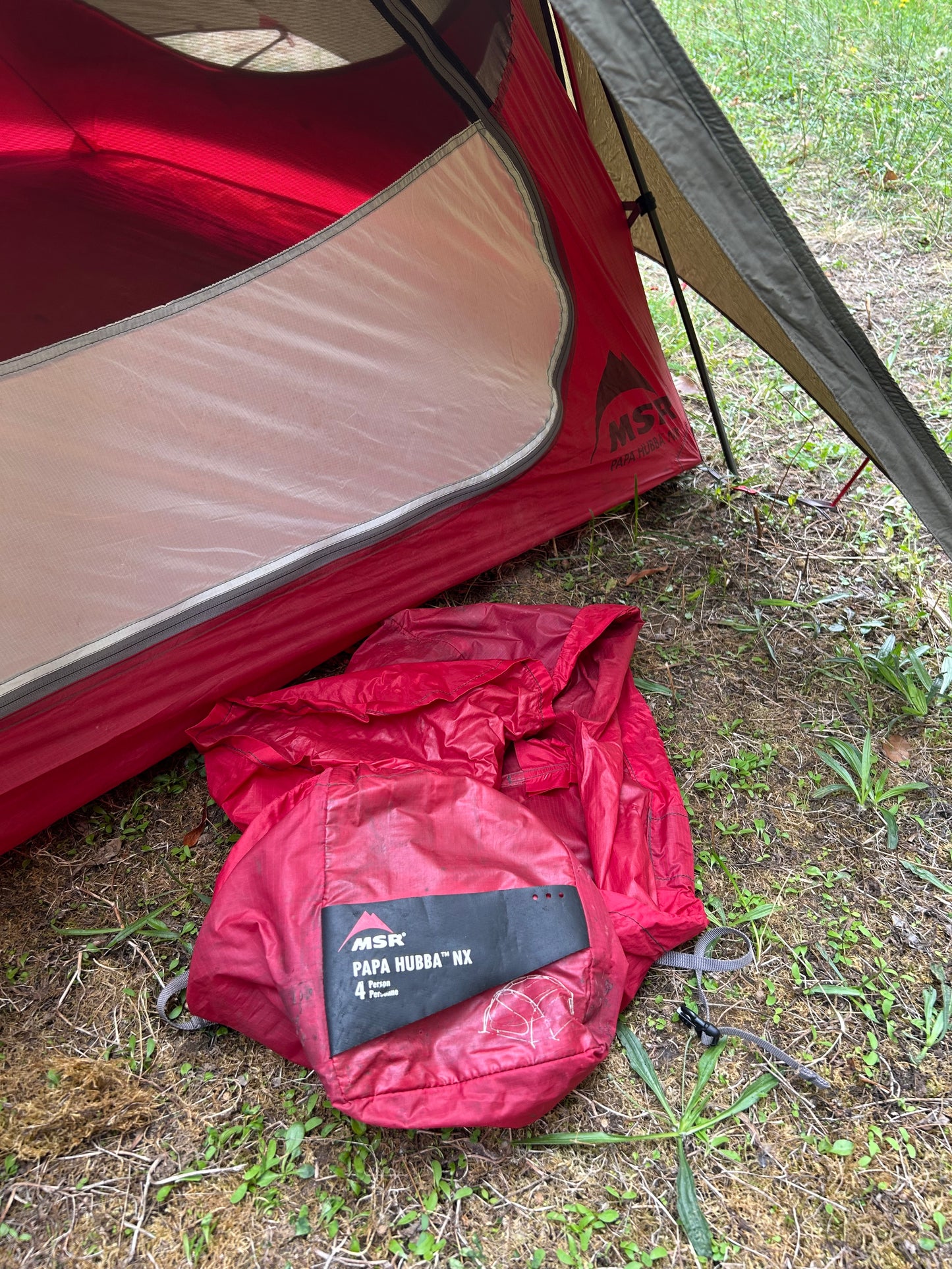 Location toile de tente MSR papa hubba nx 4 places. ( 40 euros / week-end ).
