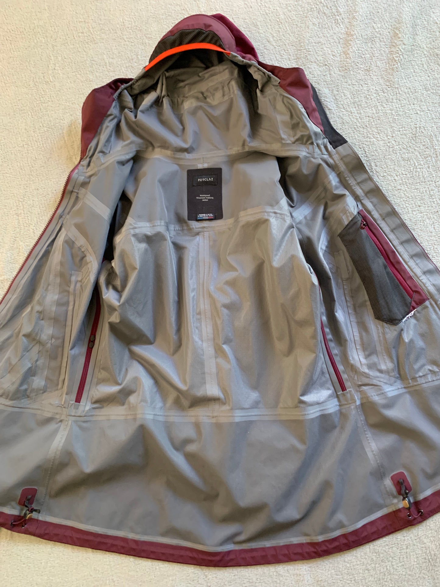 Imperméable forclaz d’occasion pour femmes. Taille S/M