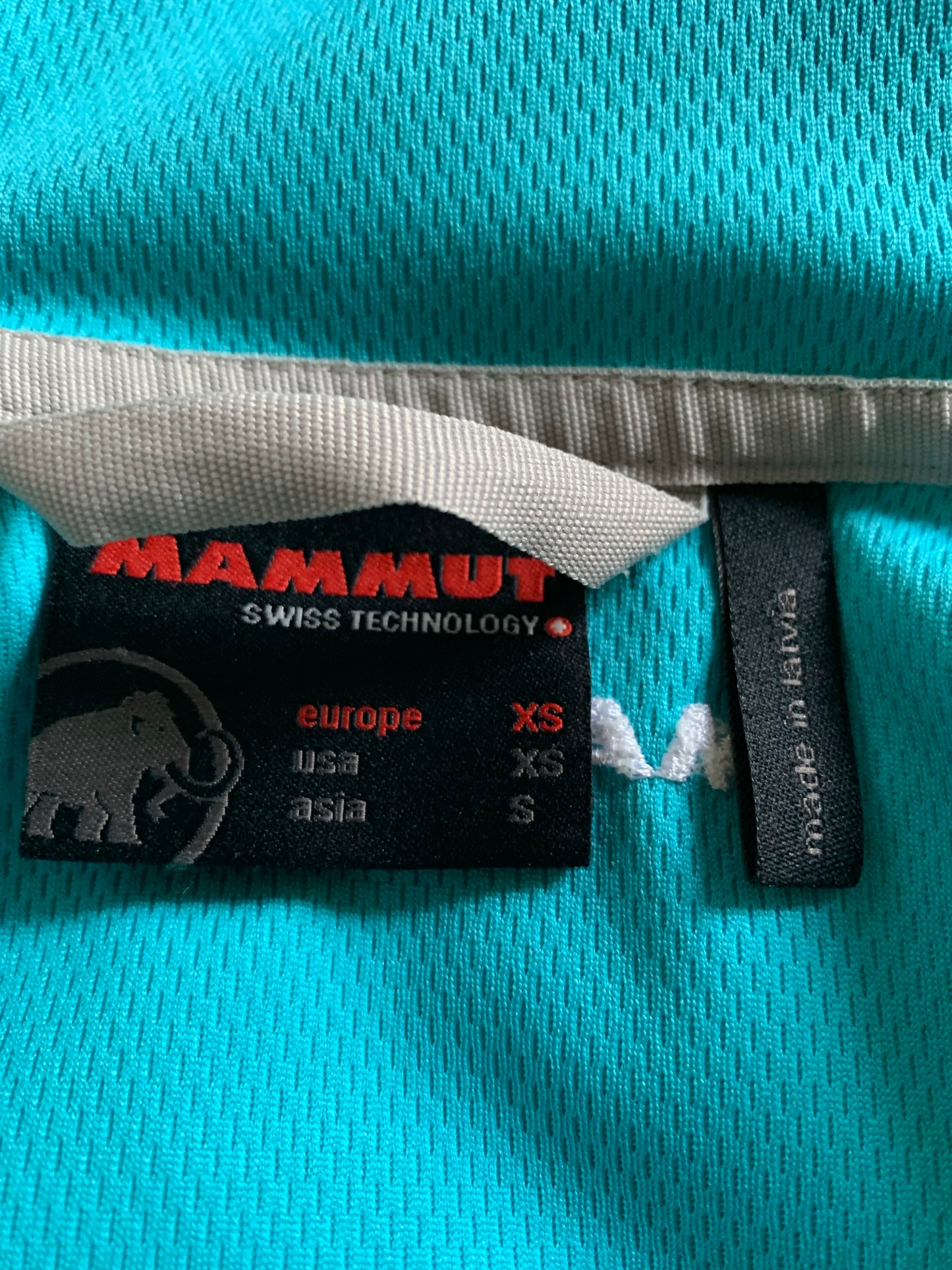 Veste Mammut d’occasion pour femmes. Taille XS.