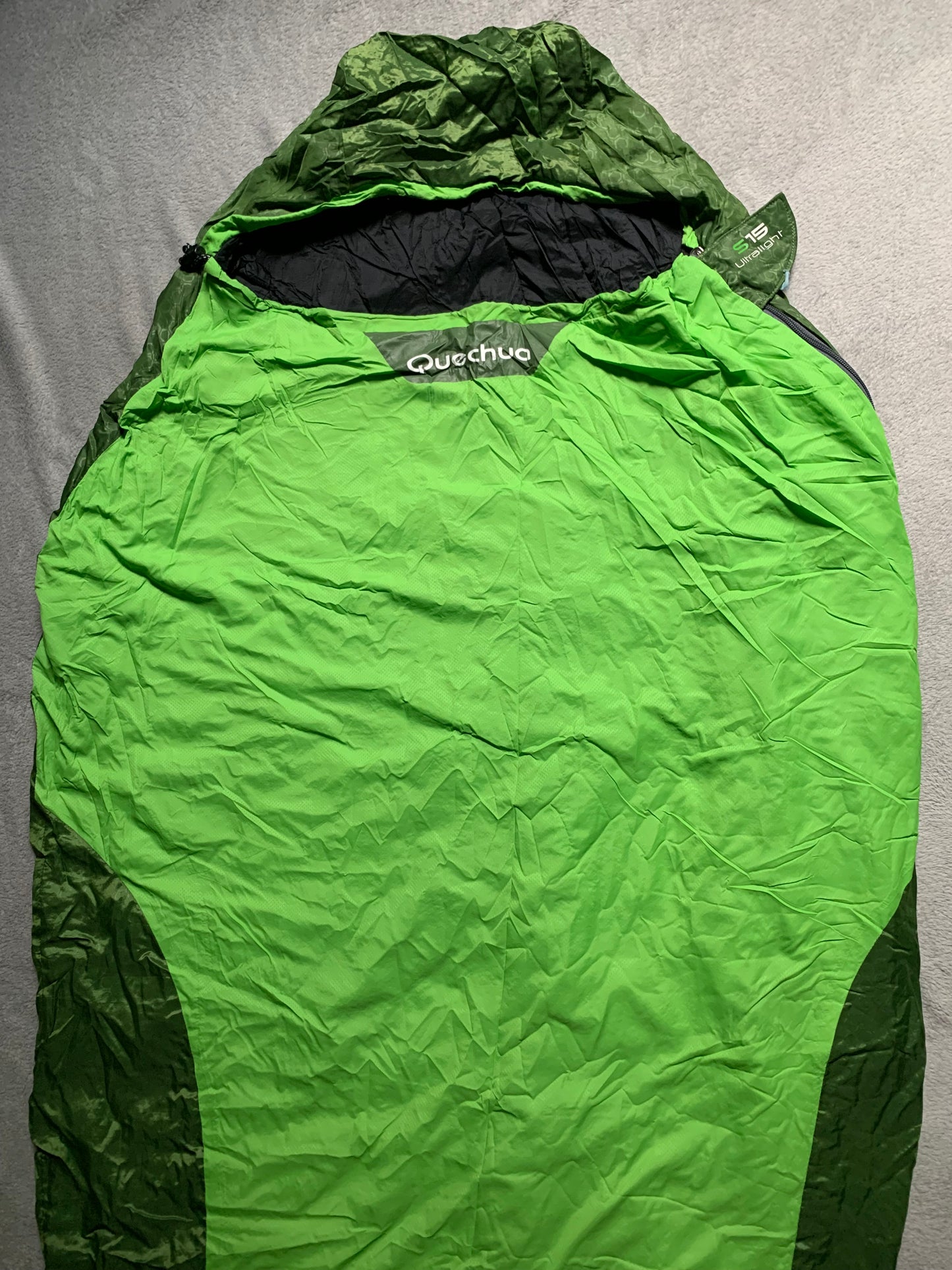 Sac de couchage quechua d’occasion 15 degrés. Taille XL