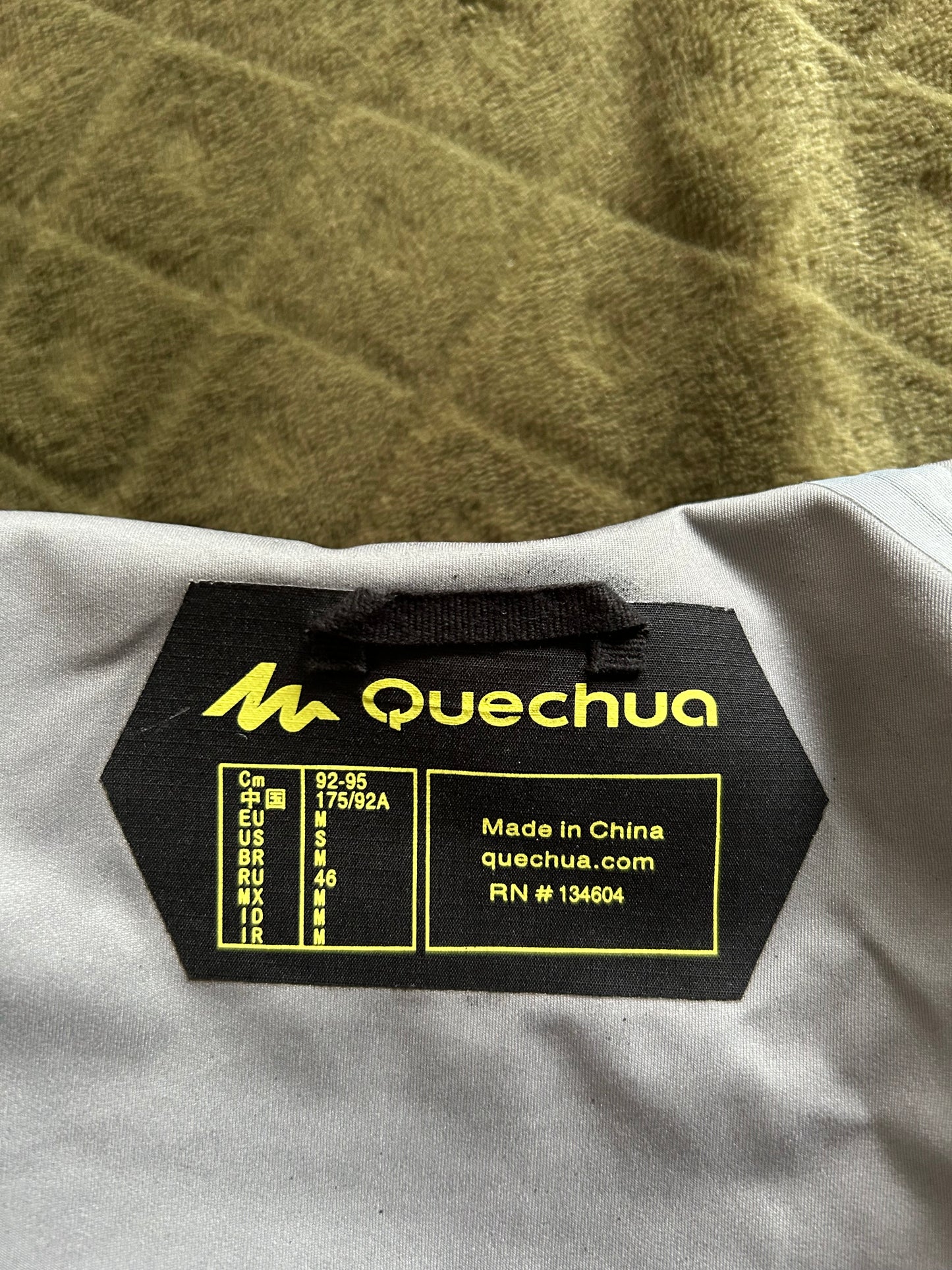 Veste imperméable quechua MH900 d’occasion pour hommes. Taille M