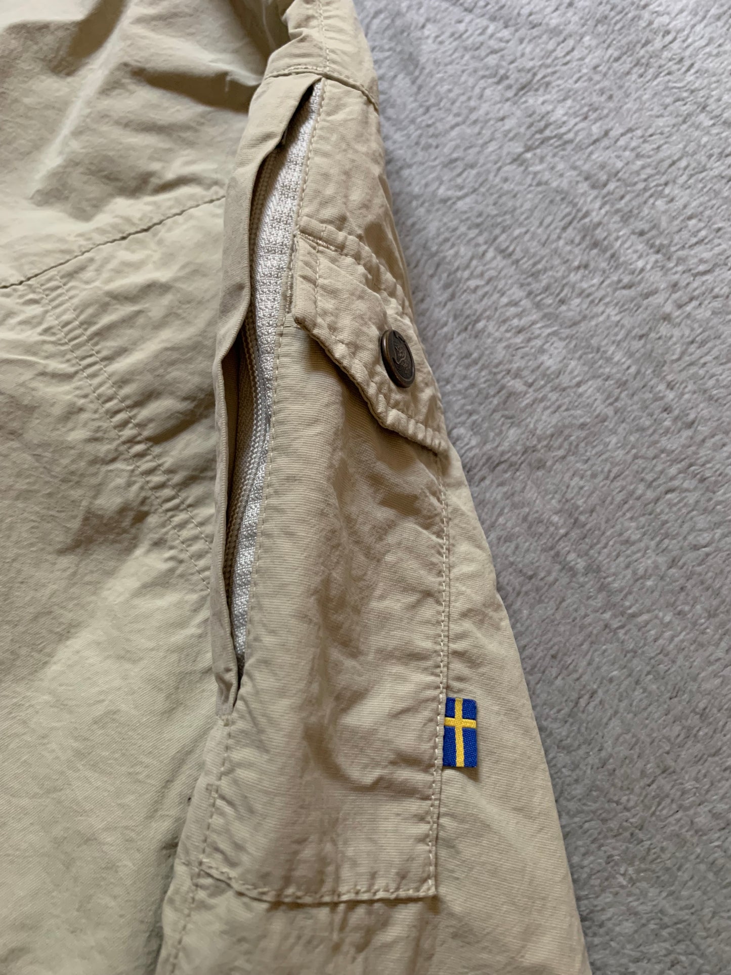 Pantalon de randonnée Fjallraven d’occasion pour femmes. Taille M/L