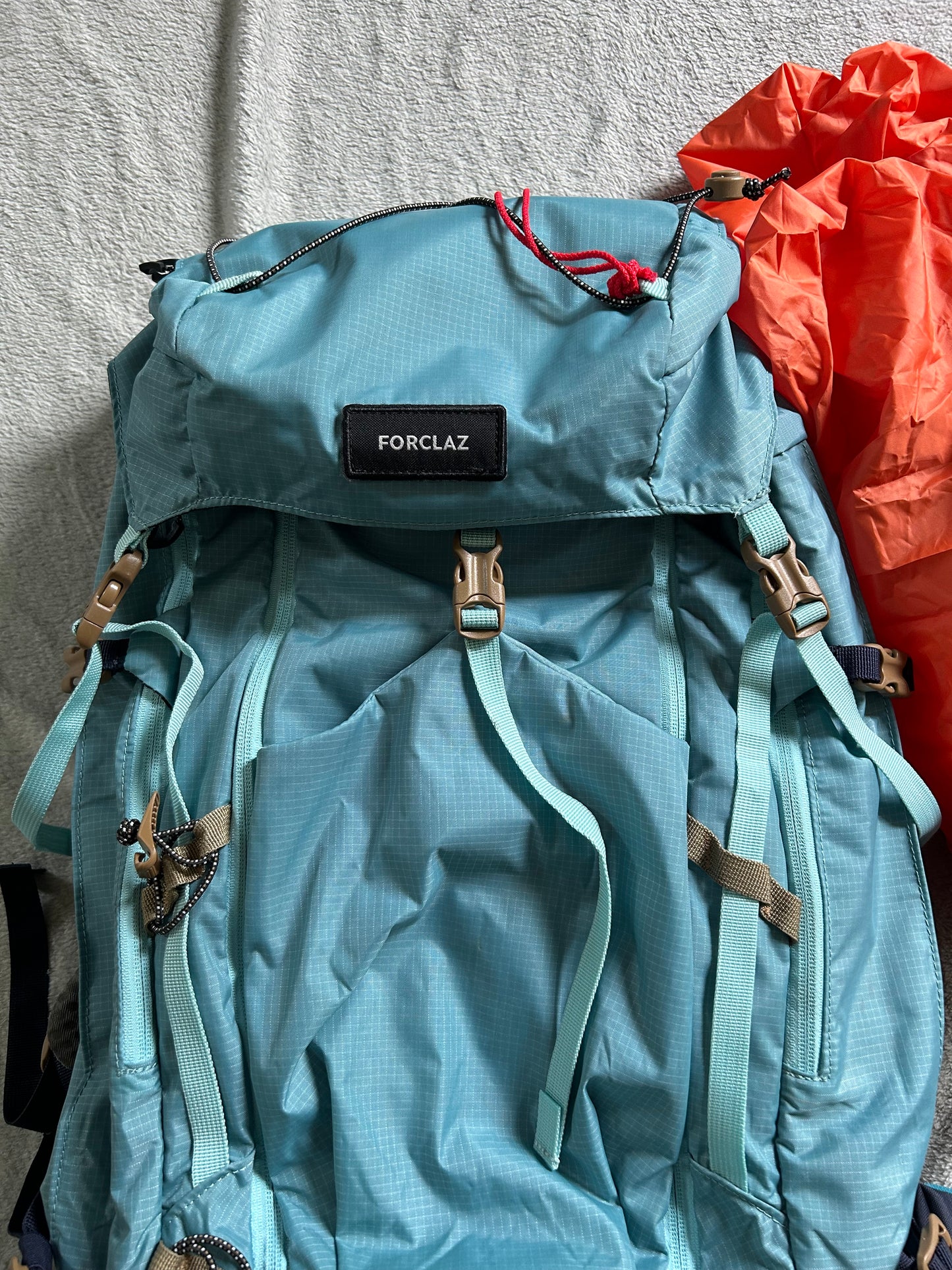 Location sac à dos Forclaz MT500   Air pour femmes. 55 litres. ( 12 euros / week-end ).