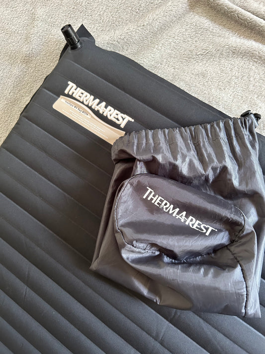 Location matelas gonflable Thermarest neoair Venture. R value 2,2. ( 15 euros / week-end ).